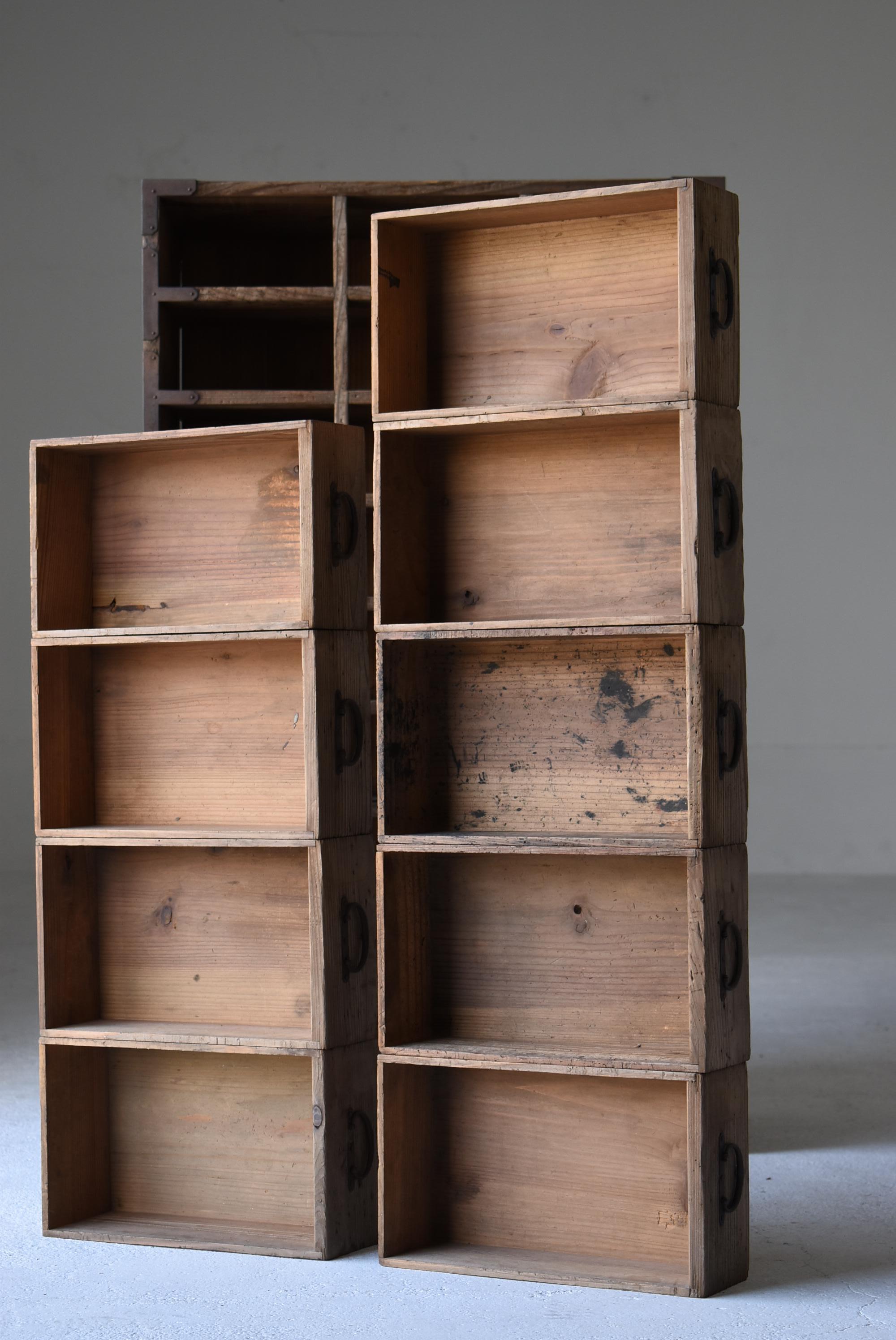 Japanese Antique Drawer Storage 1900s-1920s / Tansu Sideboard Wabi Sabi For Sale 4