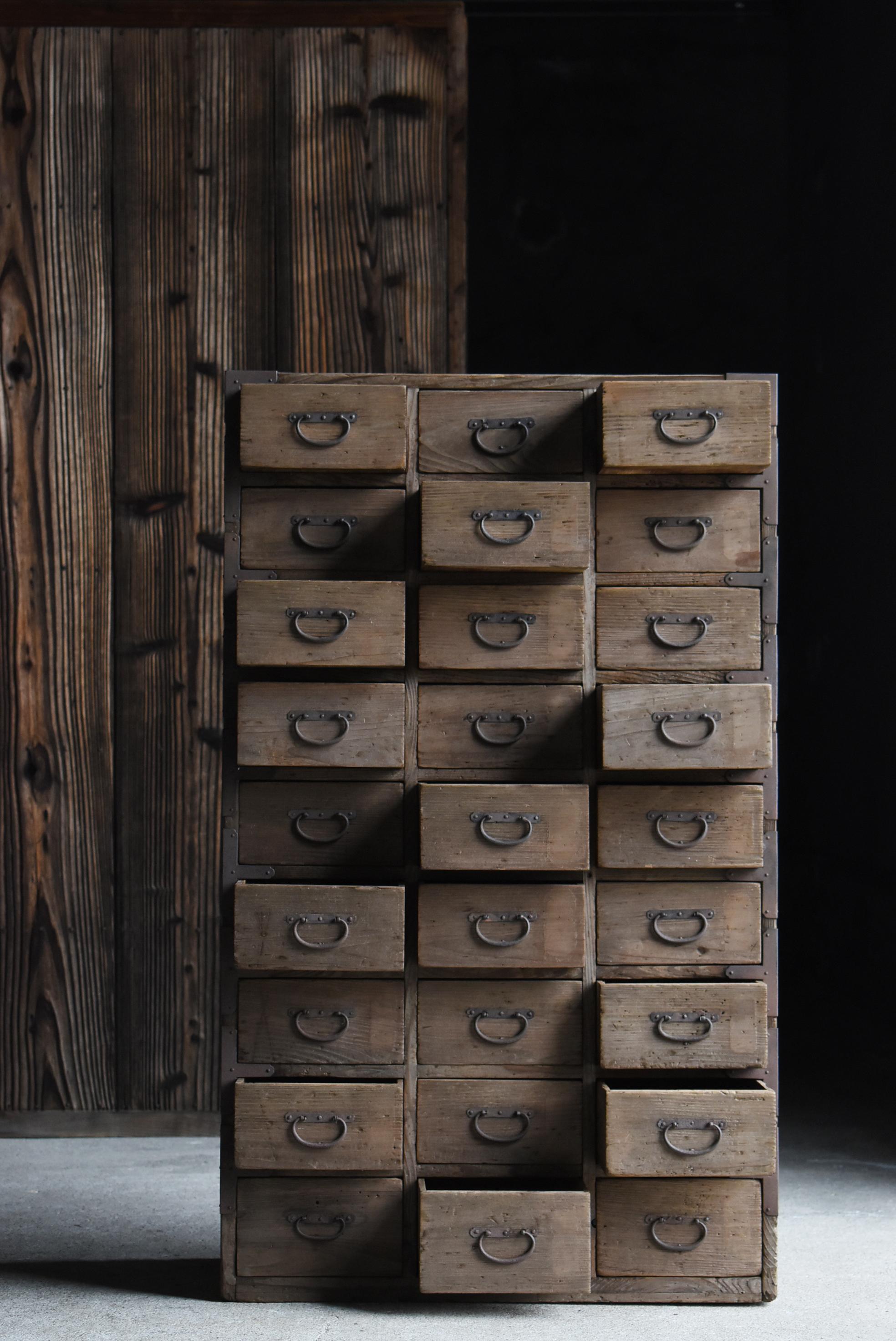 Japanese Antique Drawer Storage 1900s-1920s / Tansu Sideboard Wabi Sabi For Sale 12