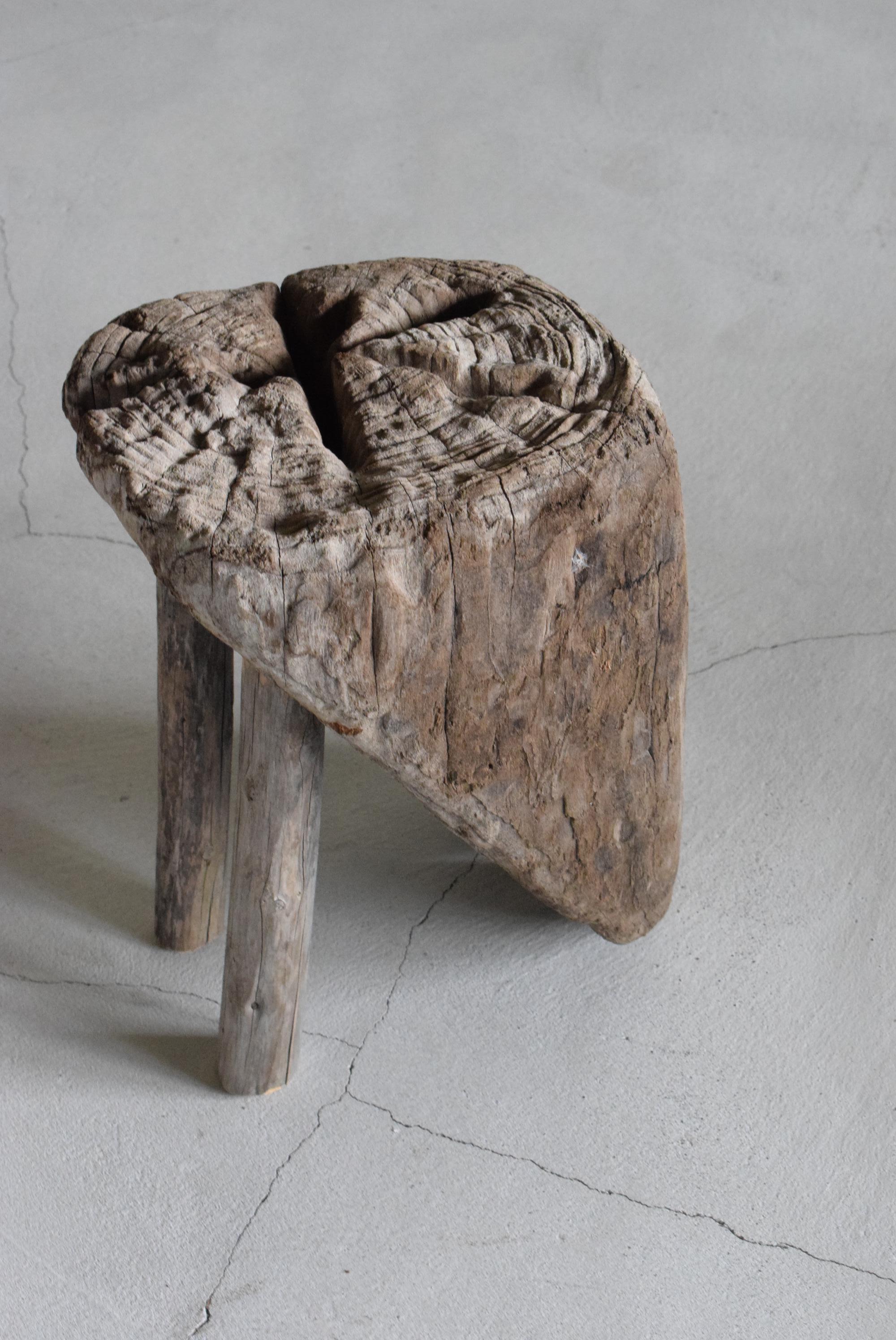 Japanese Driftwood Stool / Wabisabi Stool In New Condition In Sammu-shi, Chiba