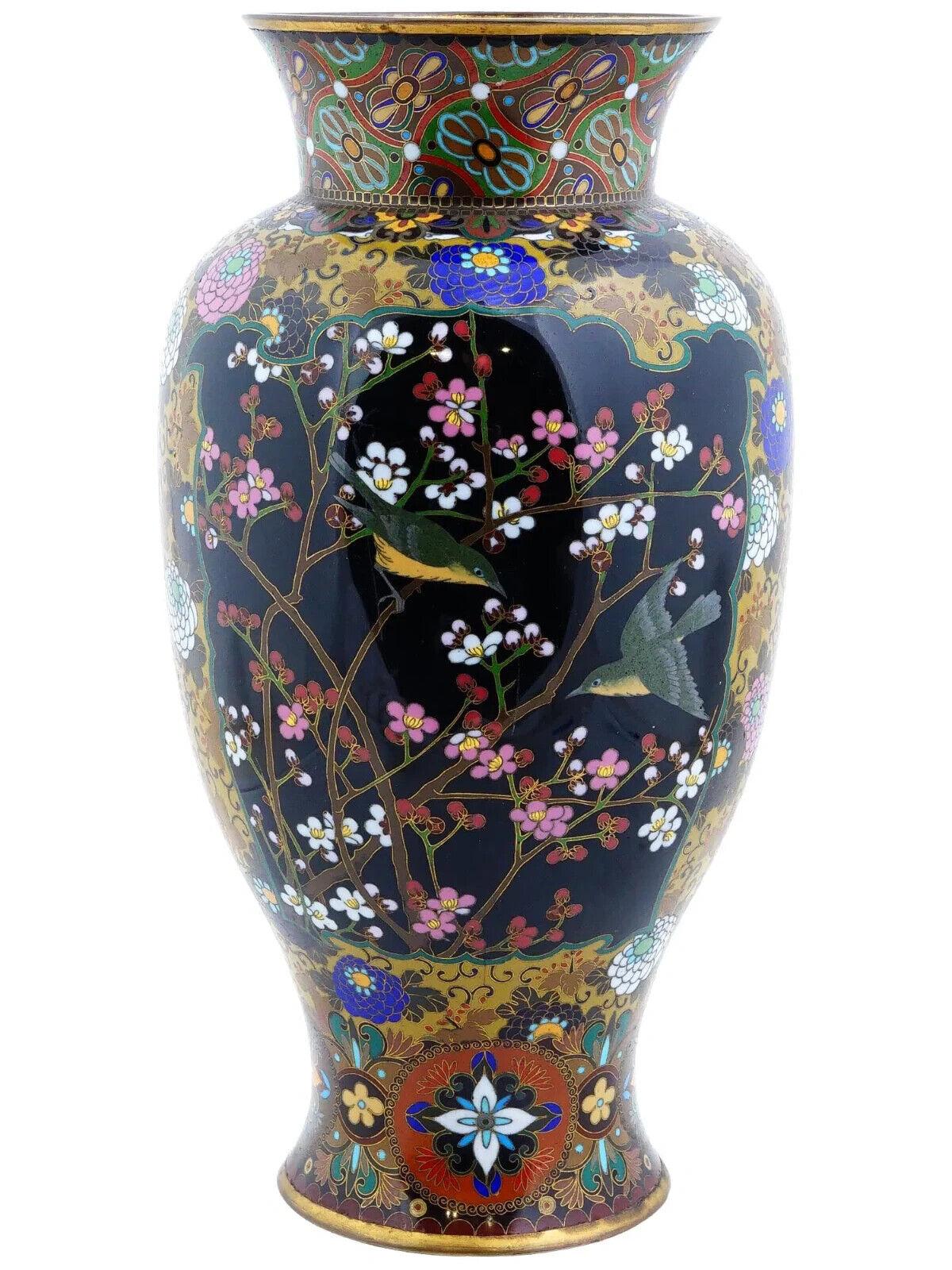Jarrón de esmalte de cloisonné con diseño floral de águila japonesa Japonés en venta