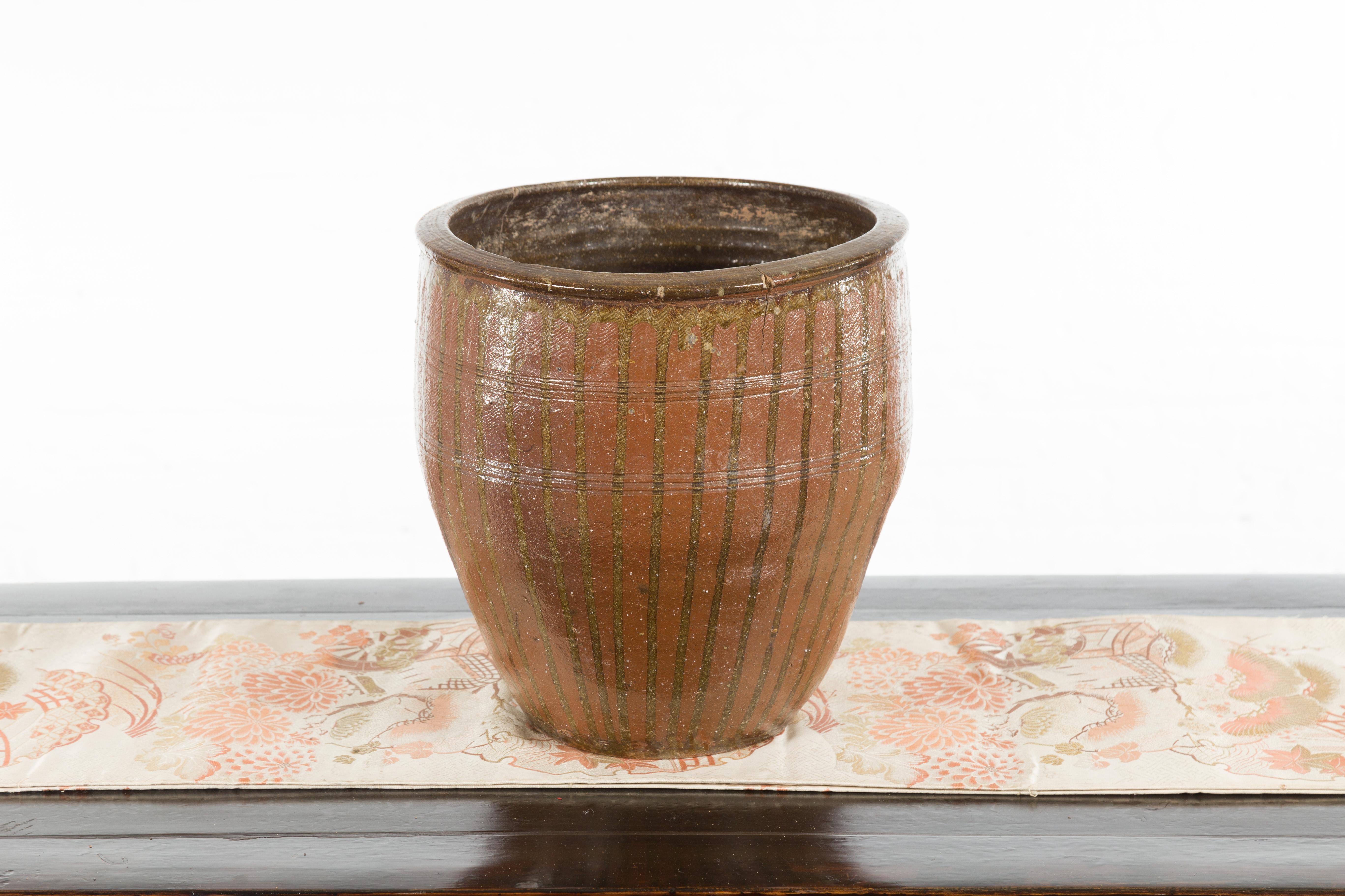 Japanese Early 20th Century Brown Tamba Tachikui Ware Pot with Dripping In Good Condition For Sale In Yonkers, NY