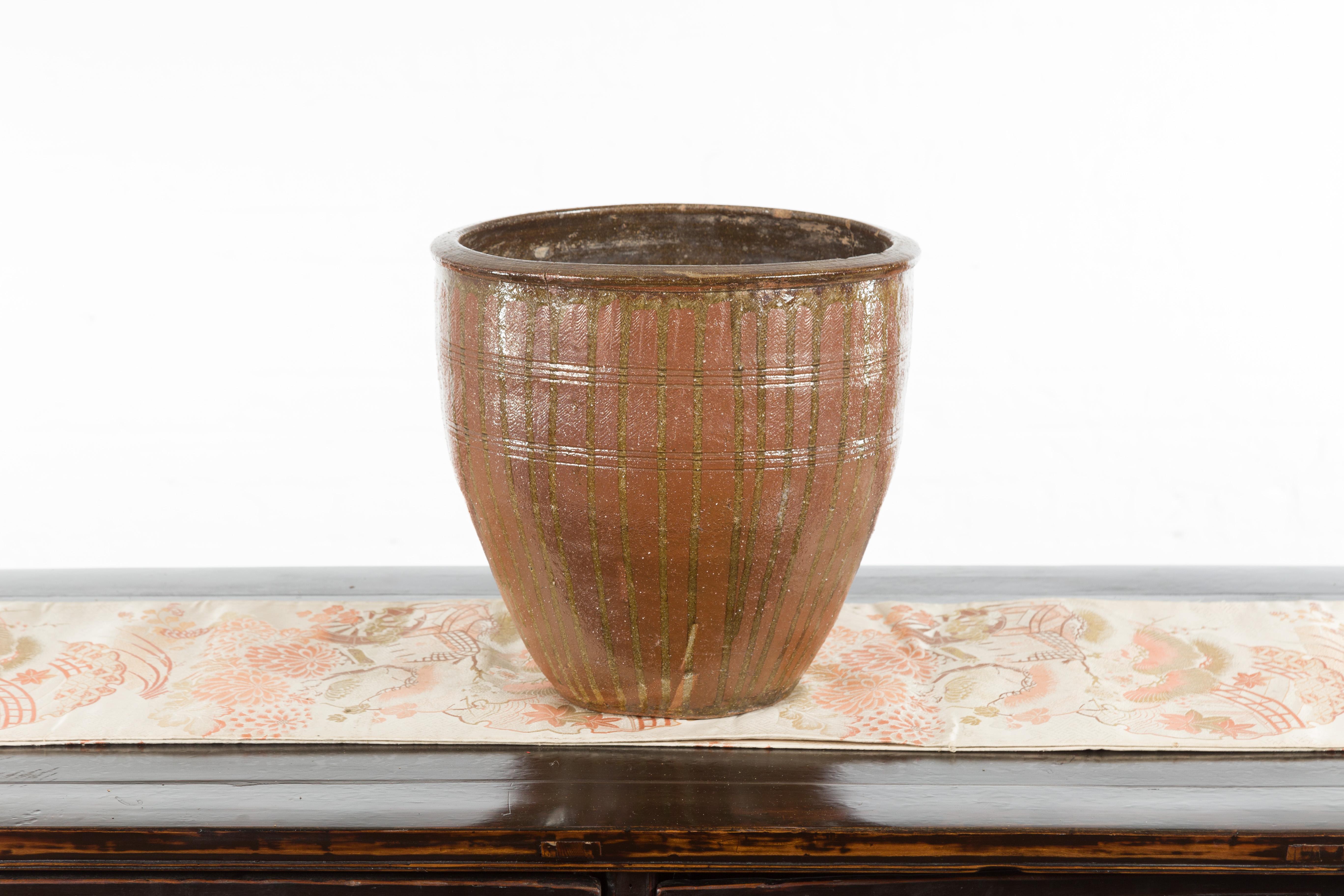 Pot en porcelaine japonaise Tamba Tachikui marron du début du 20e siècle avec trempage en vente 1
