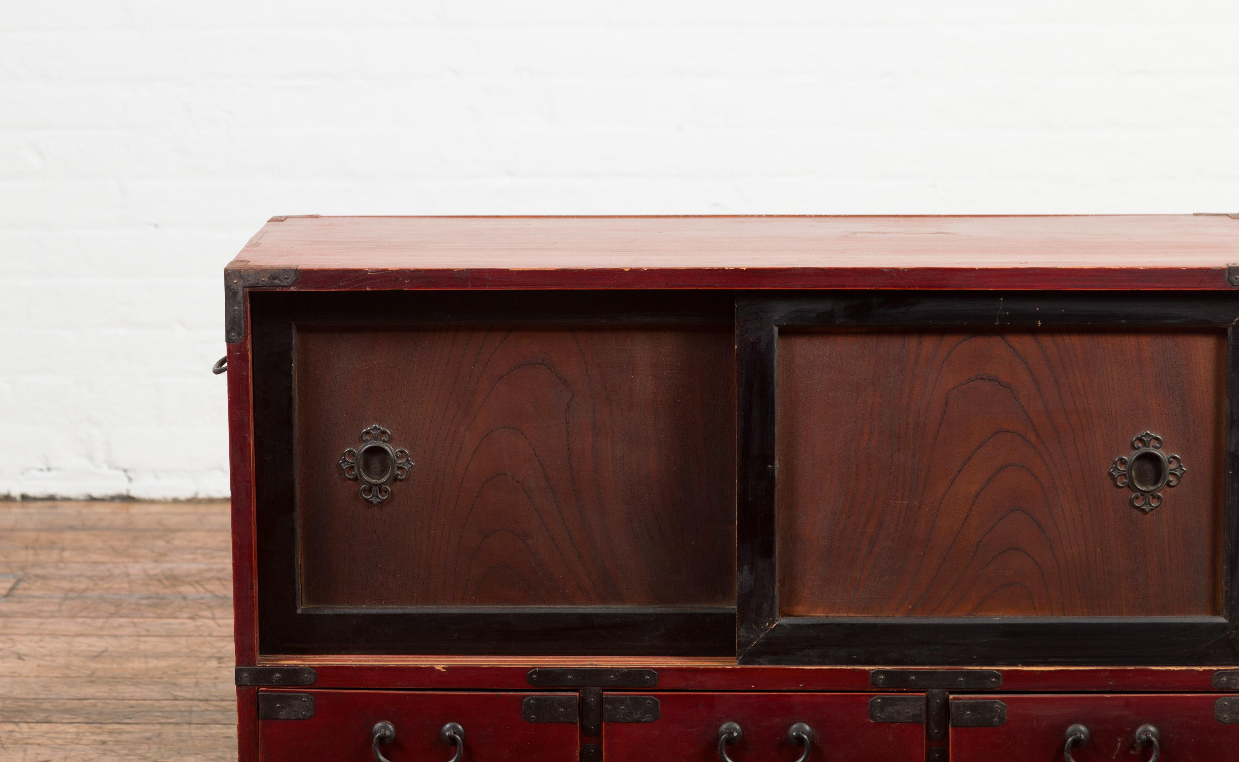 Japanese Early 20th Century Dark Red and Black Lacquered Tansu Cabinet 1