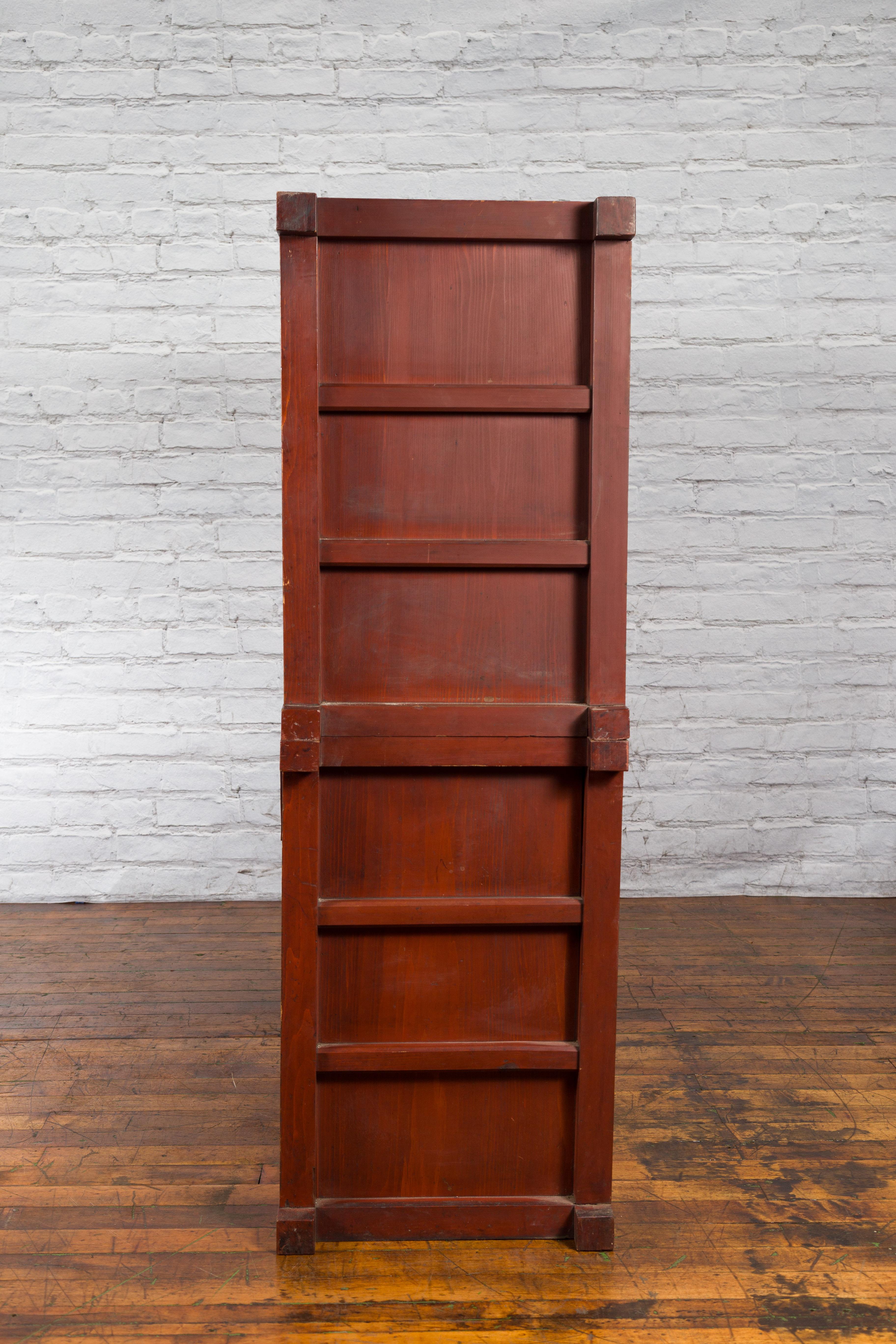 Armoire de cuisine japonaise du début du 20e siècle avec portes coulissantes en vente 8