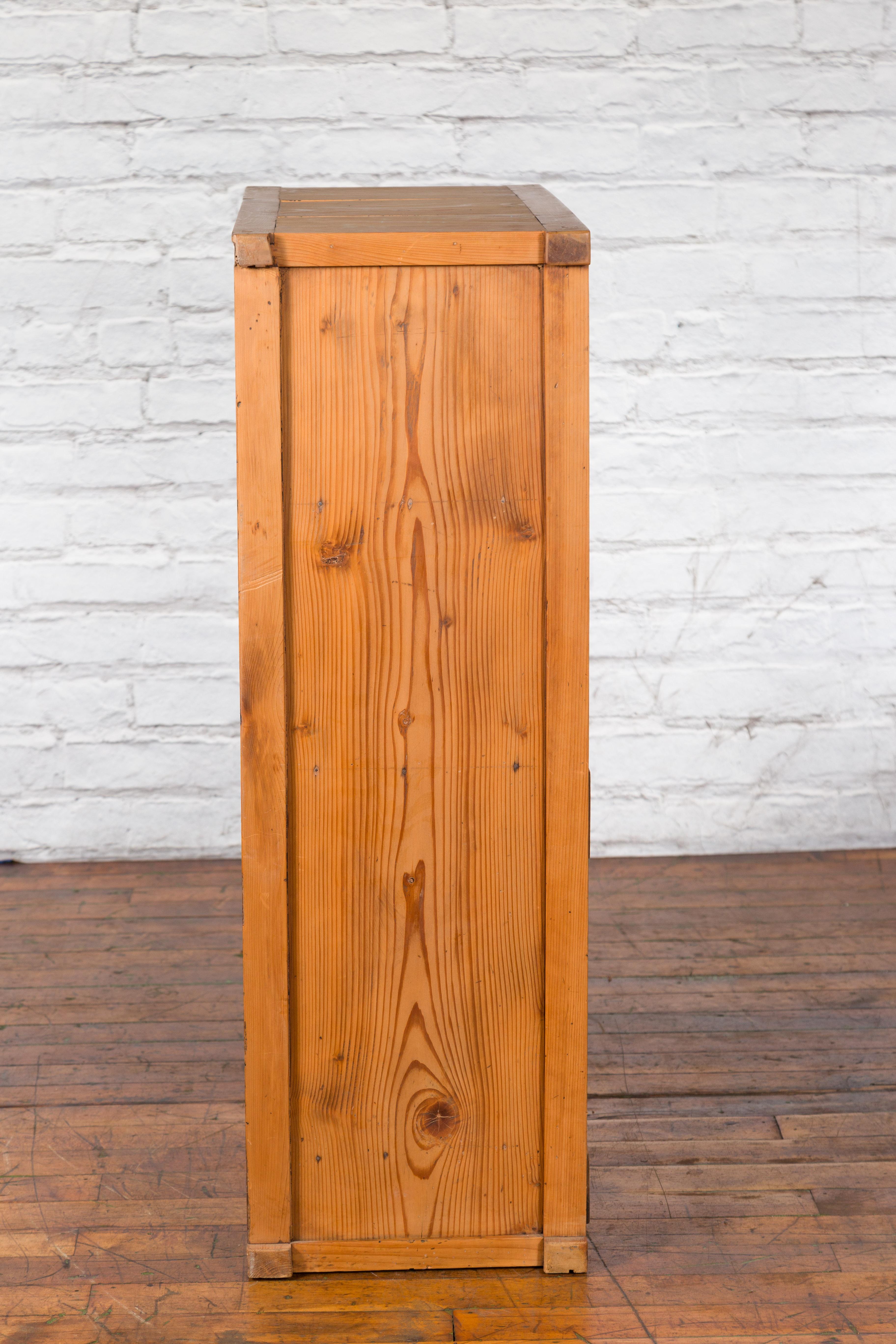 Japanese Early 20th Century Taishō Kiri Wood Kitchen Cabinet with Sliding Doors For Sale 2