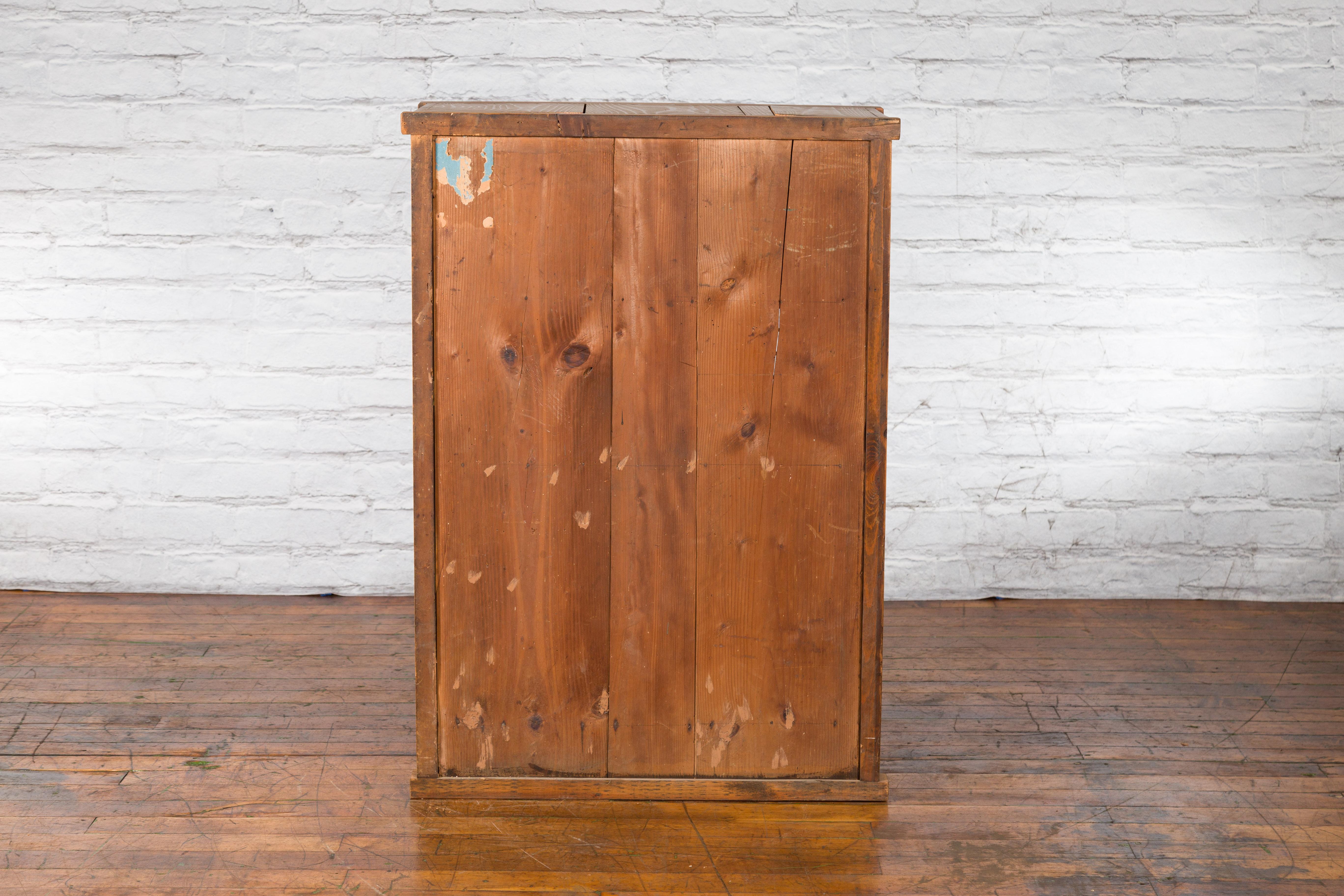 Japanese Early 20th Century Taishō Kiri Wood Kitchen Cabinet with Sliding Doors For Sale 3