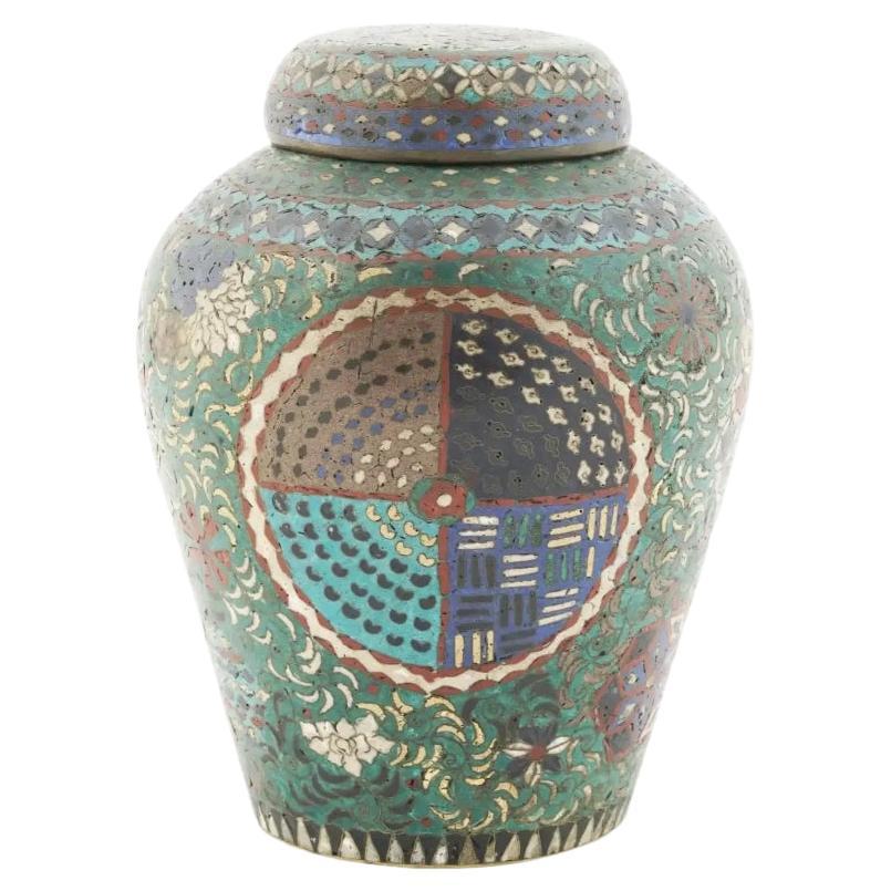 Japanisches frühes Meiji-Cloisonné-Emaille-Krug mit Deckel aus Emaille