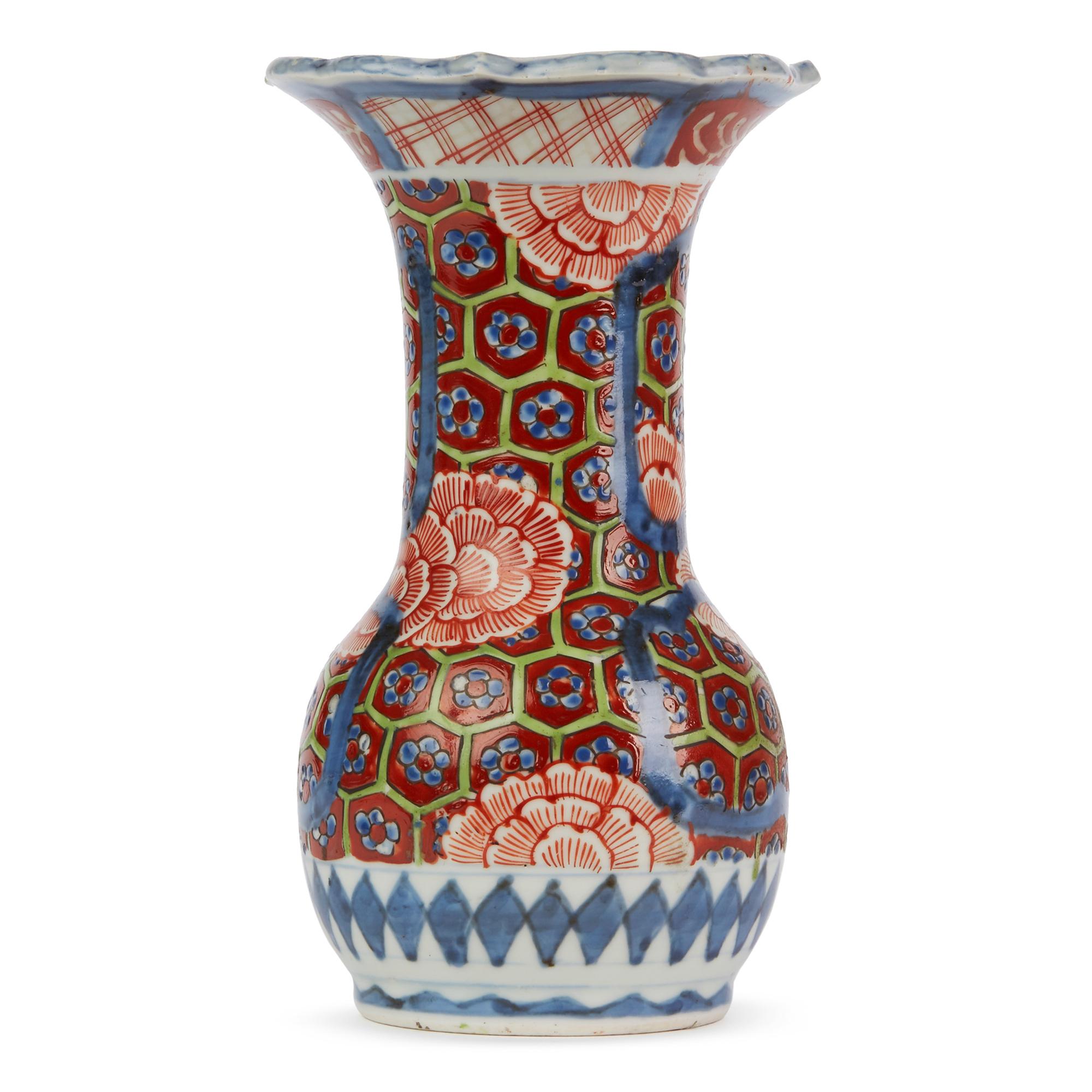 Japanese Early Meiji Imari Decorated Porcelain Vase, 19th Century 5
