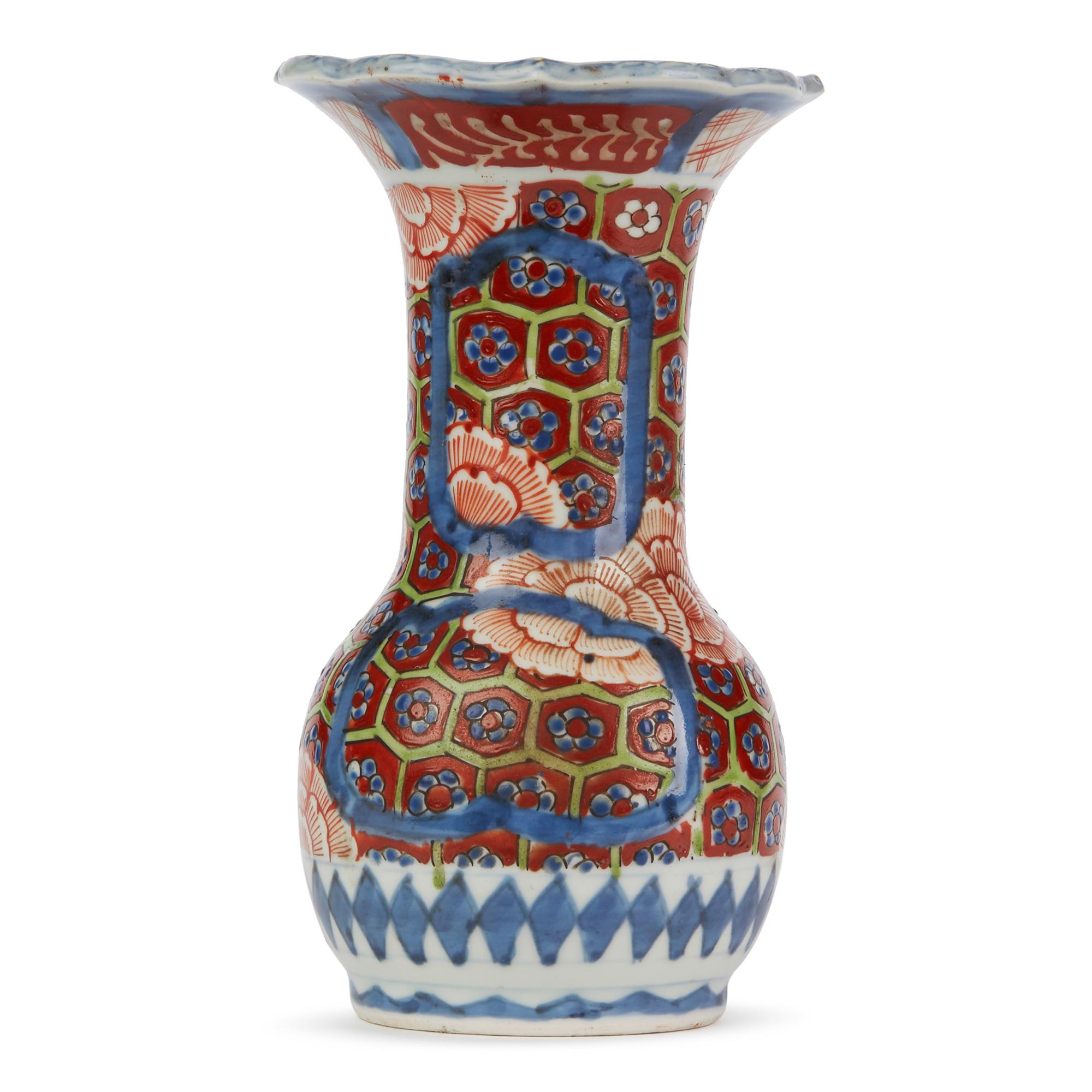 Japanese Early Meiji Imari Decorated Porcelain Vase, 19th Century 6