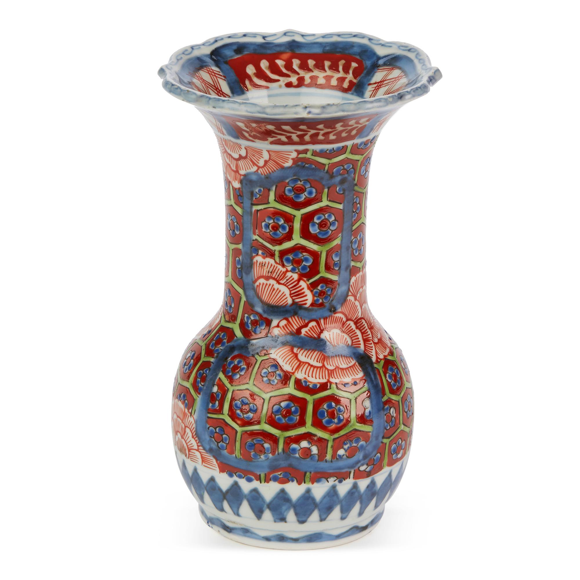 Japonisme Japanese Early Meiji Imari Decorated Porcelain Vase, 19th Century