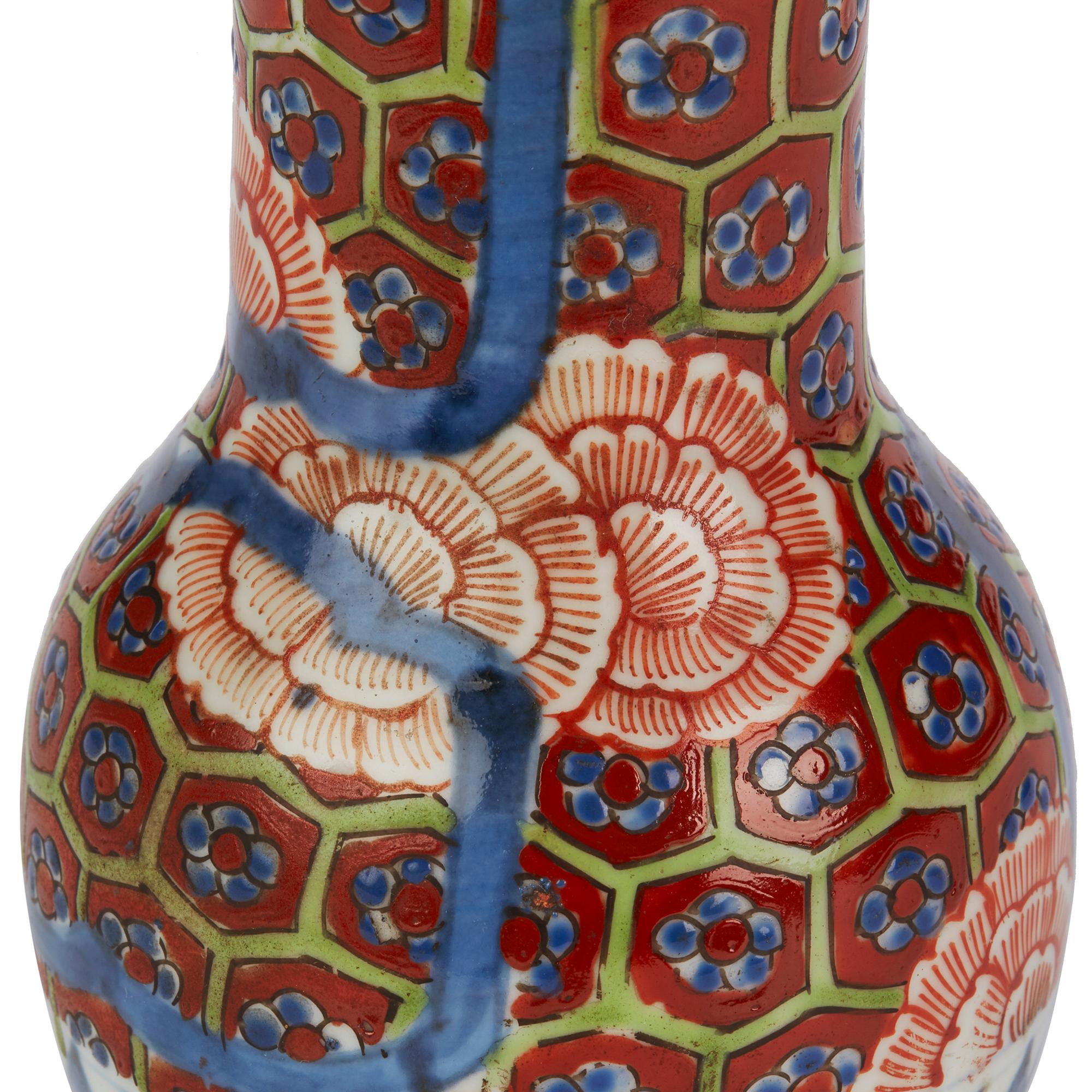 Hand-Painted Japanese Early Meiji Imari Decorated Porcelain Vase, 19th Century