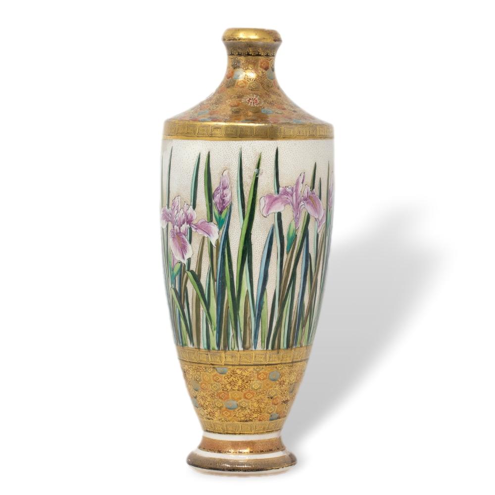 Japanese Earthenware Meiji Period Satsuma Iris Vase by Ryuzan In Good Condition For Sale In Newark, England