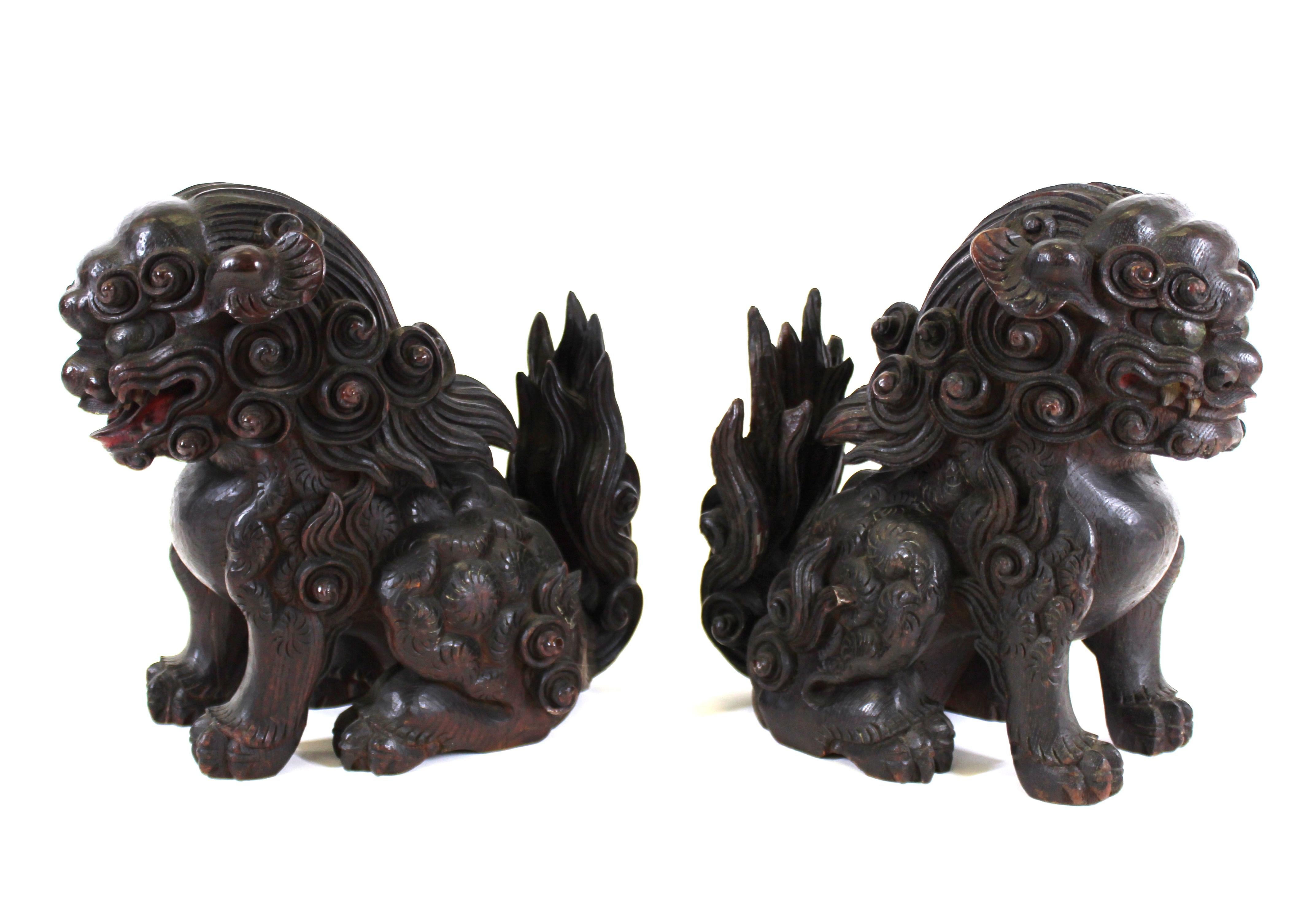 Japonais Chiens en bois sculpté japonais Edo Wood Wood