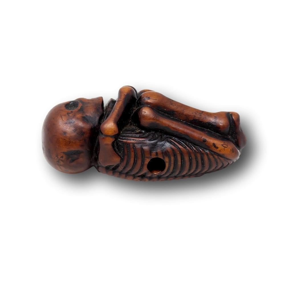 Sculpté à la main Période Edo japonaise (1603-1868) Foetus Netsuke en vente