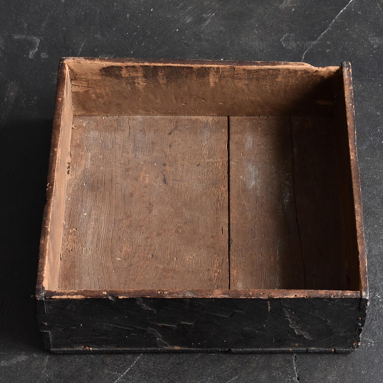 Japanese Edo Period '18th-19th Century' Wooden Box Lid 8