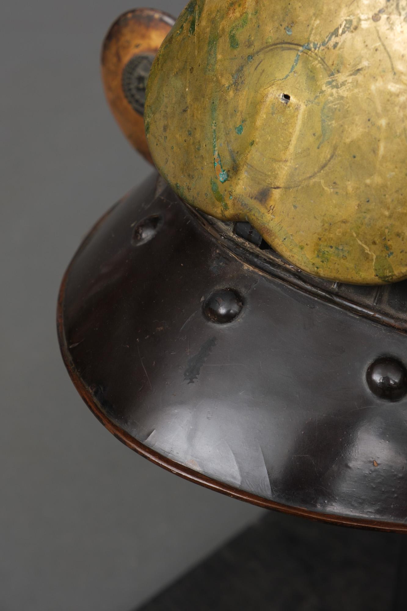 Japanese Edo-Period 62-Plate Kabuto 兜 'Helmet' with Long Lacquer Wakidate 11