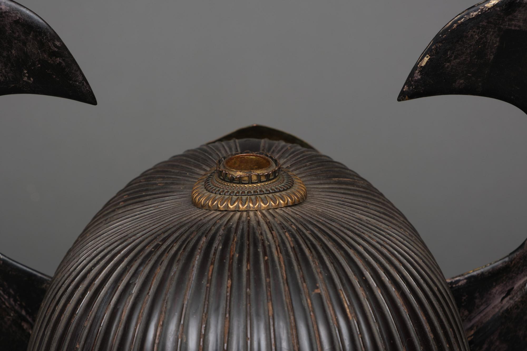 Bronze Japanese Edo-Period 62-Plate Kabuto 兜 'Helmet' with Long Lacquer Wakidate