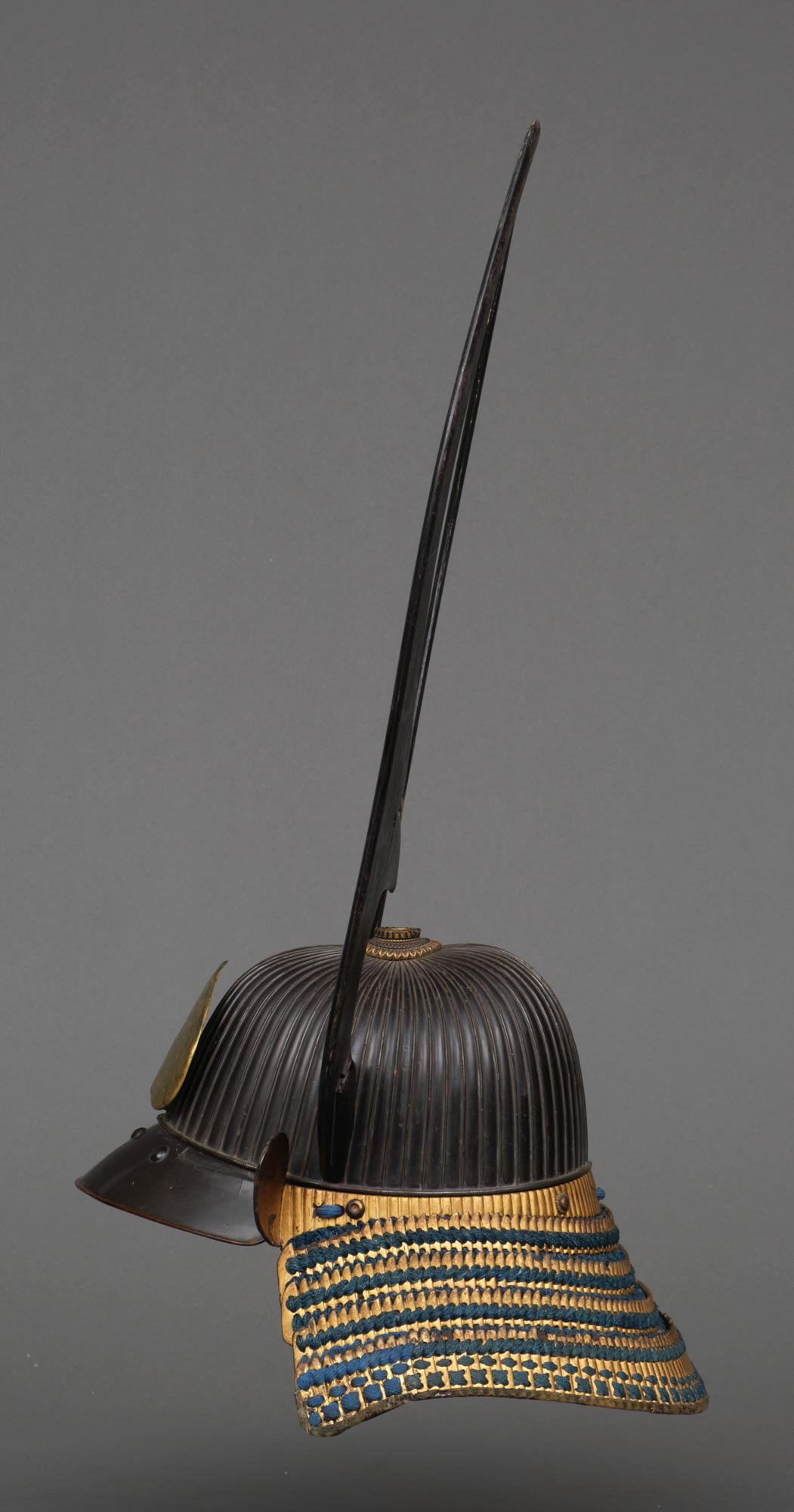 Japanese Edo-Period 62-Plate Kabuto 兜 'Helmet' with Long Lacquer Wakidate 2