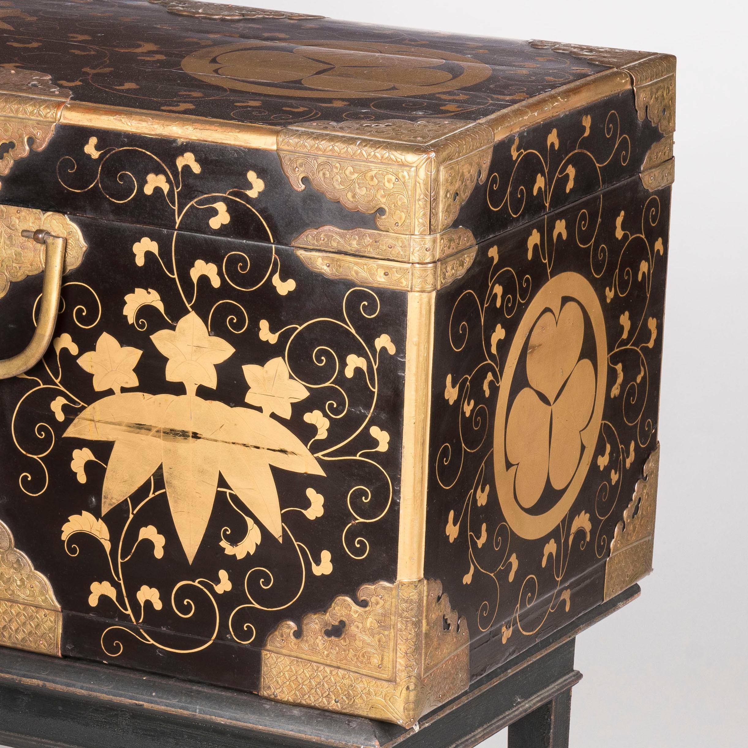 Lacquer Japanese Edo Period Black & Gold 'Nagamochi' Dowry Trunk with Family Crests For Sale
