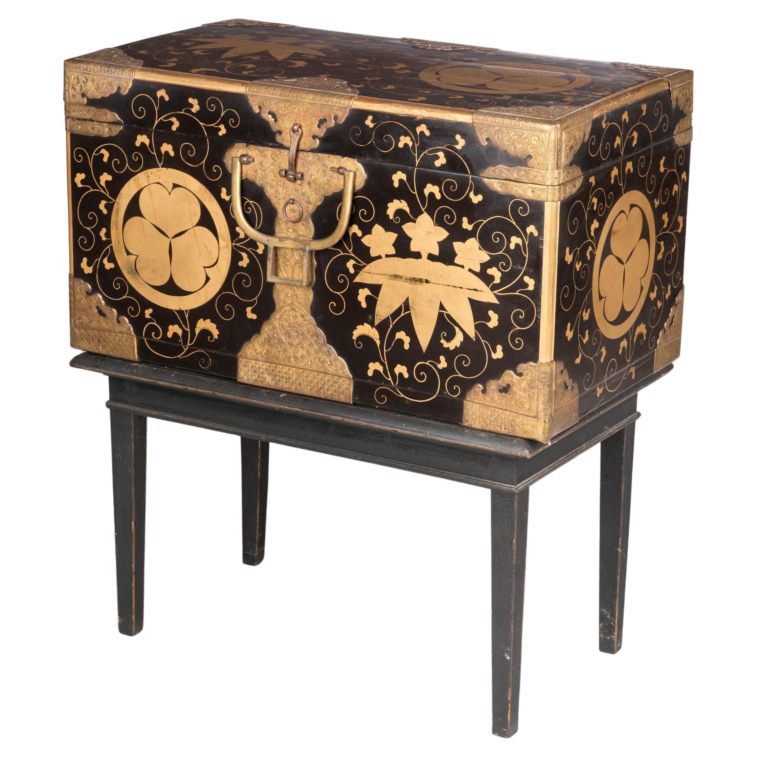 Japanese Edo Period Black & Gold 'Nagamochi' Dowry Trunk with Family Crests For Sale