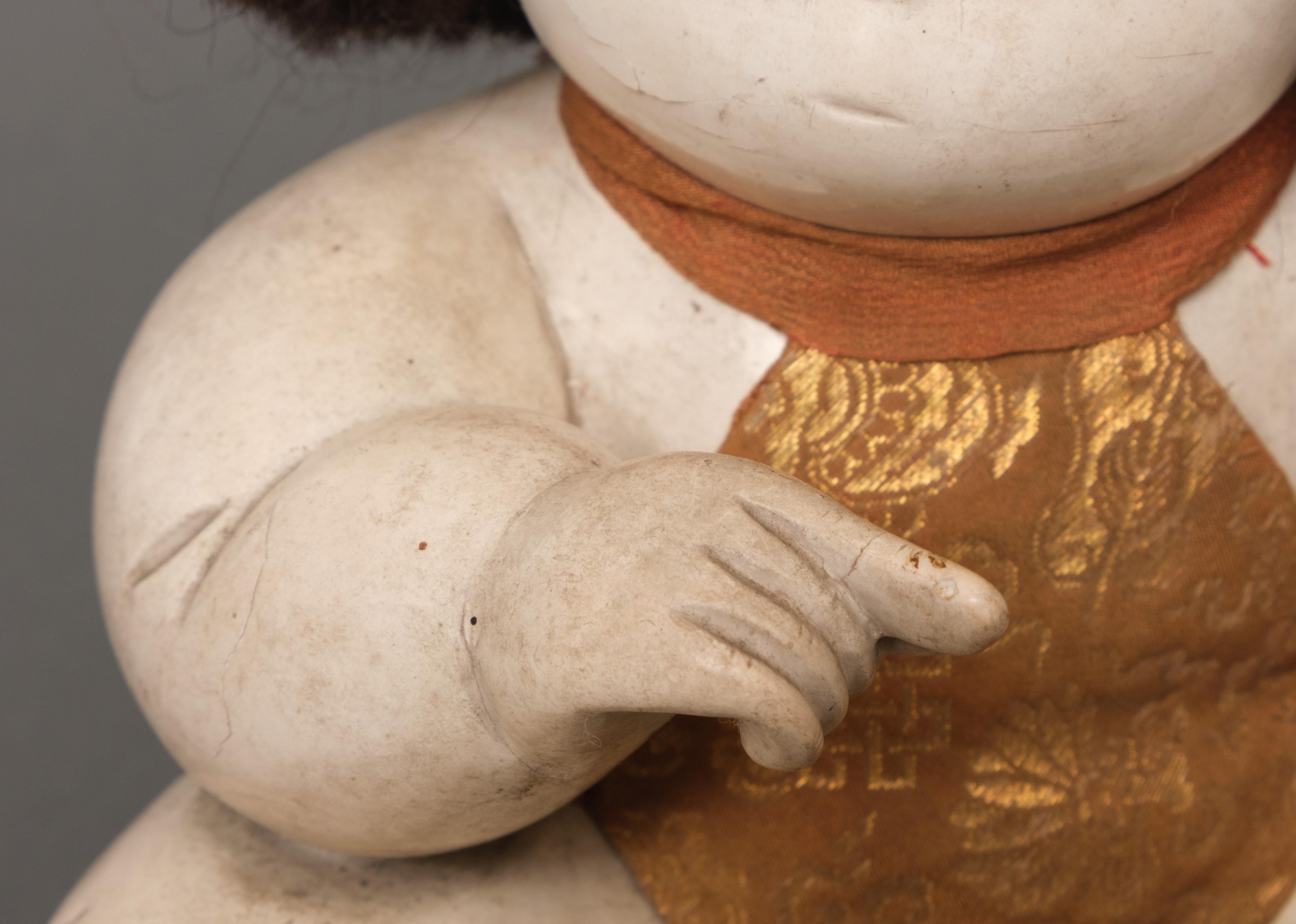 Japanese Edo-period gosho’ningyô 御所人形 (palace doll) of plump, seated child For Sale 7