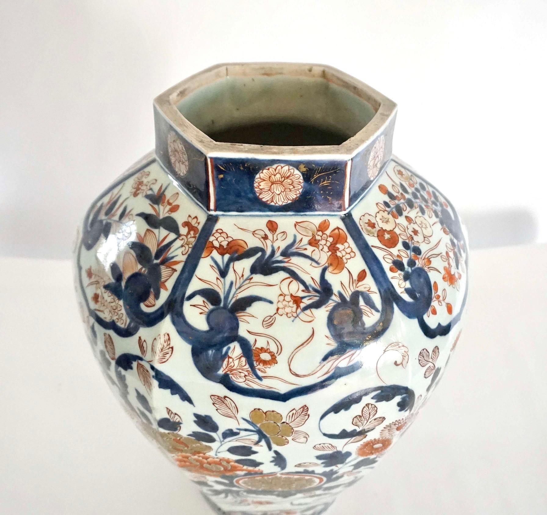 Japanese Edo Period Imari Porcelain Vase and Table Lamp, circa 1700 4