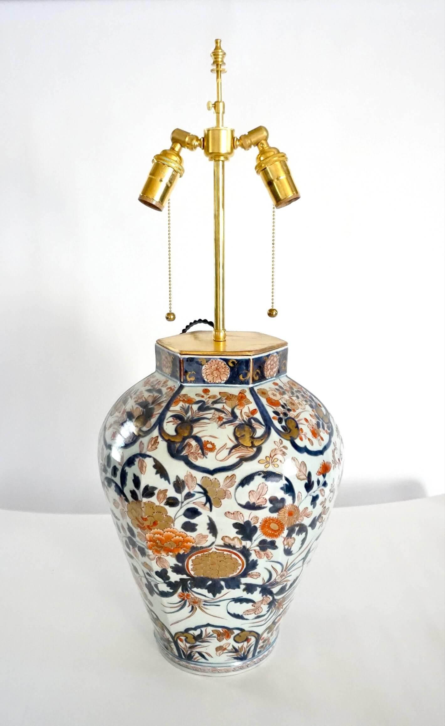 Japanese Edo Period Imari Porcelain Vase and Table Lamp, circa 1700 In Good Condition In Kinderhook, NY