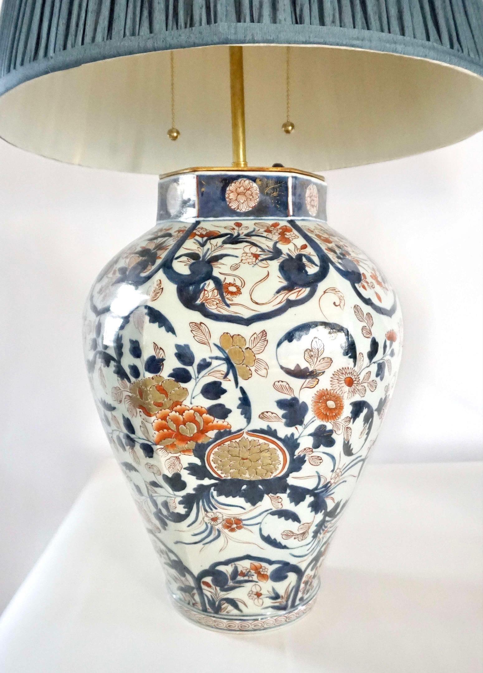 Japanese Edo Period Imari Porcelain Vase and Table Lamp, circa 1700 In Good Condition In Kinderhook, NY