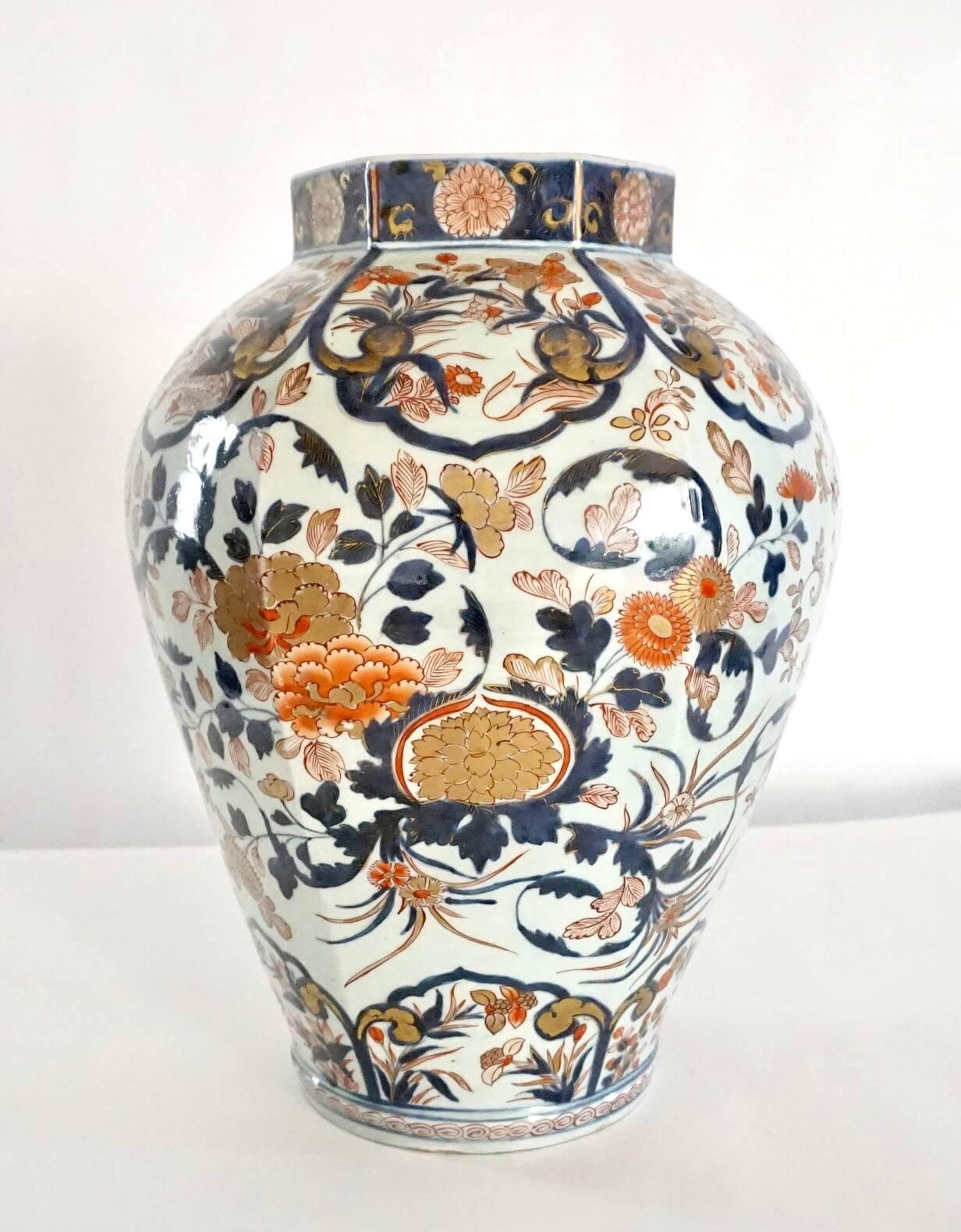 17th Century Japanese Edo Period Imari Porcelain Vase and Table Lamp, circa 1700