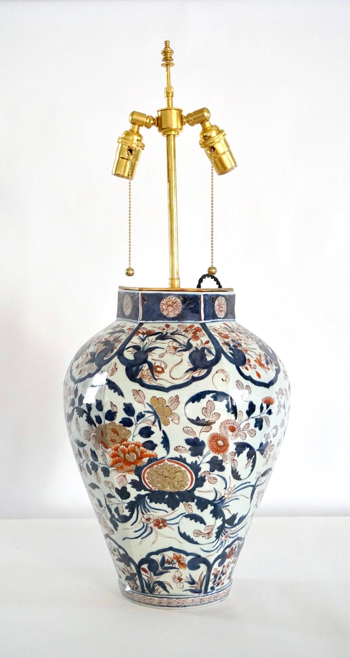 Giltwood Japanese Edo Period Imari Porcelain Vase and Table Lamp, circa 1700