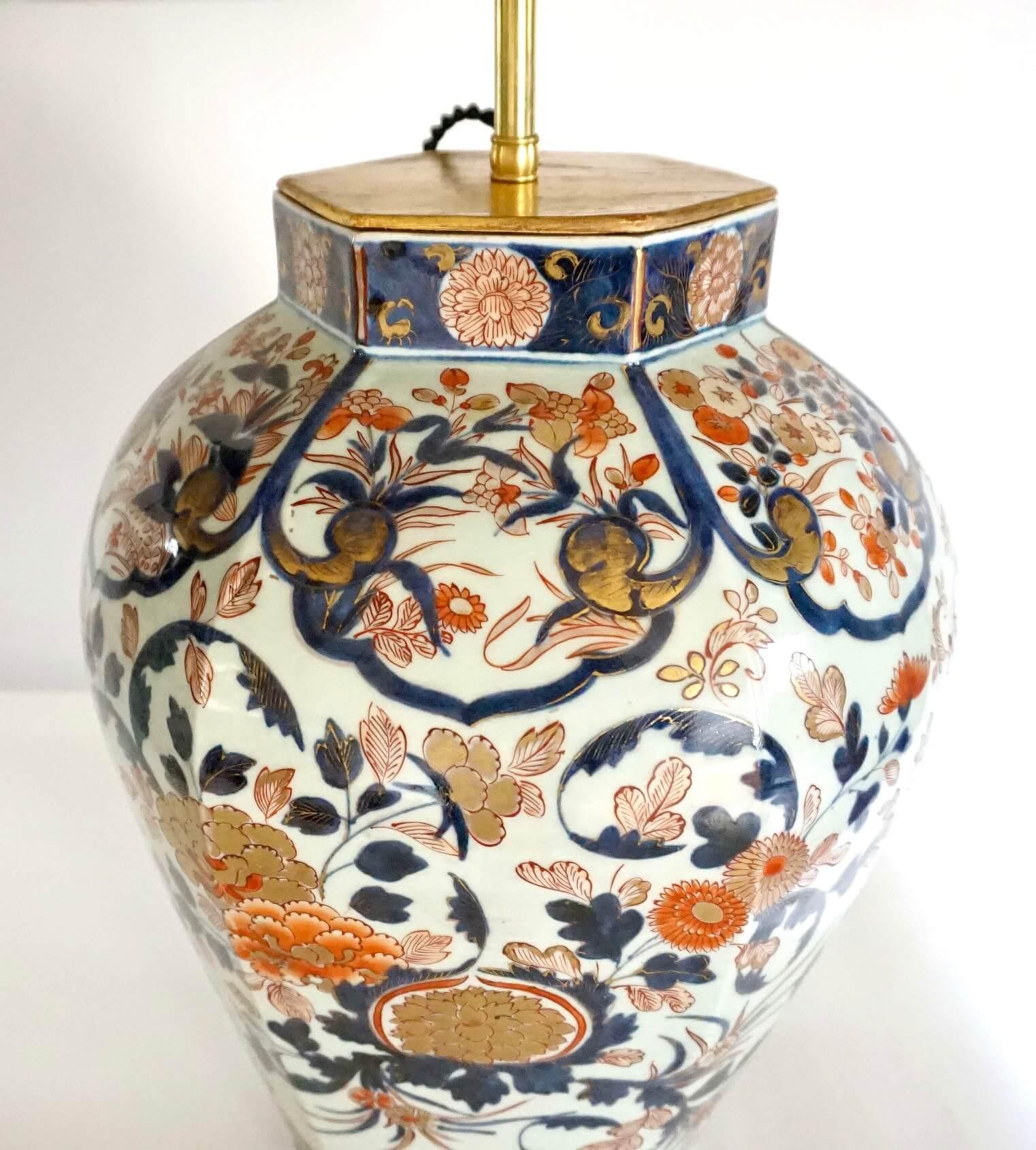 Japanese Edo Period Imari Porcelain Vase and Table Lamp, circa 1700 1
