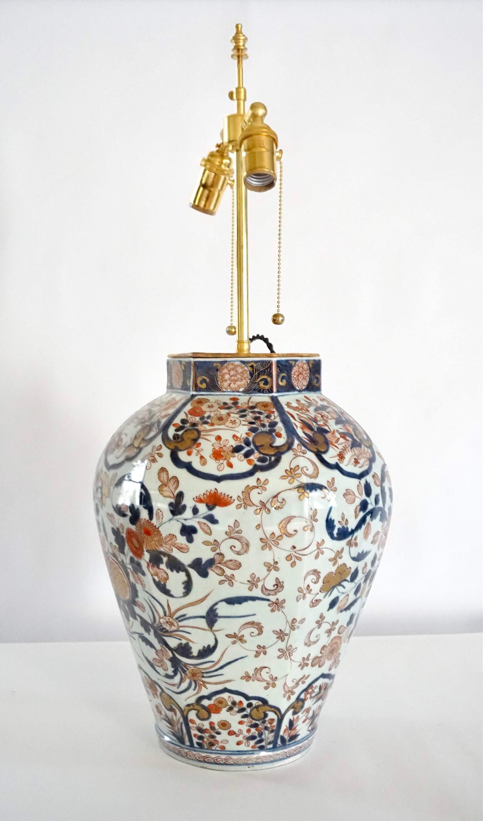 Japanese Edo Period Imari Porcelain Vase and Table Lamp, circa 1700 3