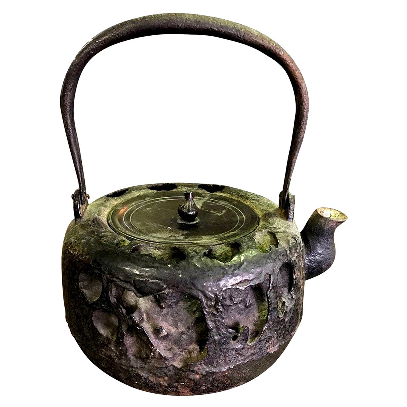 Japanese Edo Period Iron Tetsubin Tea Pot Kettle with Turtle Motif Decoration