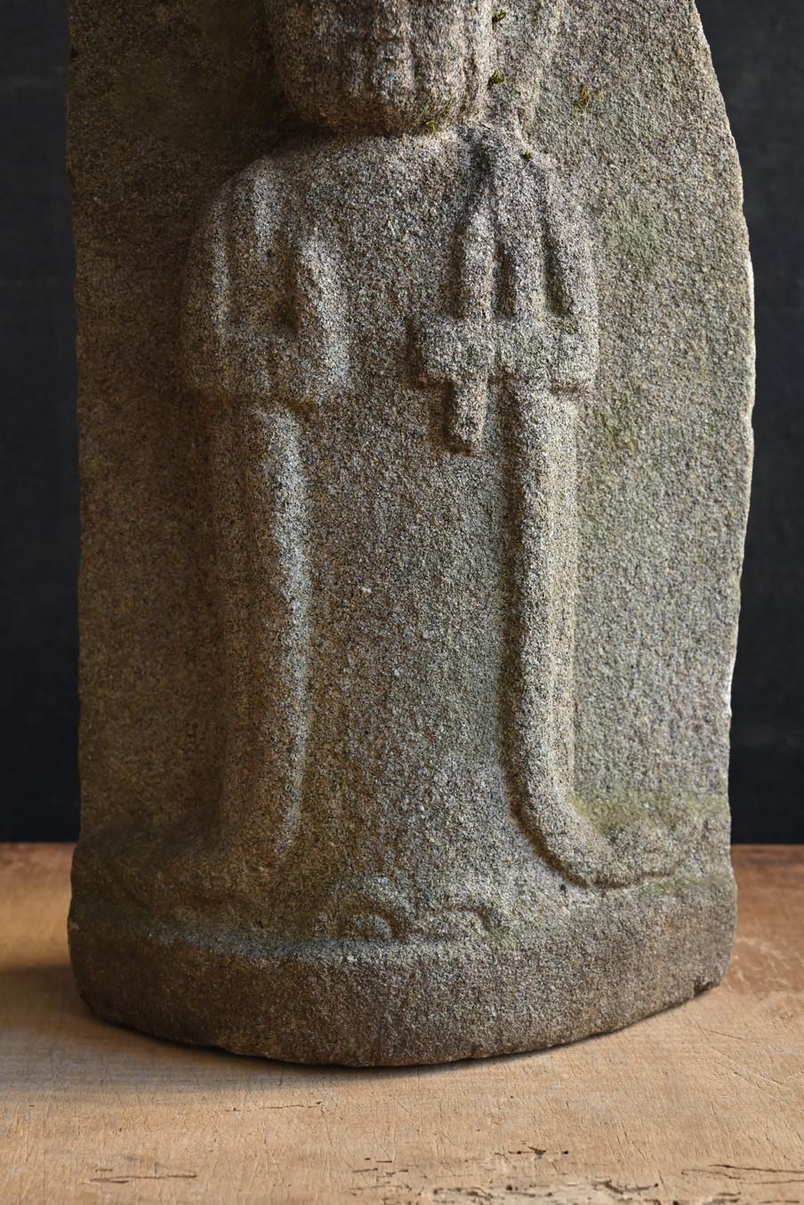 Fino al XVIII secolo Buddha di pietra giapponese del periodo Edo Kannon/1700-1850/Ornamento da giardino in vendita
