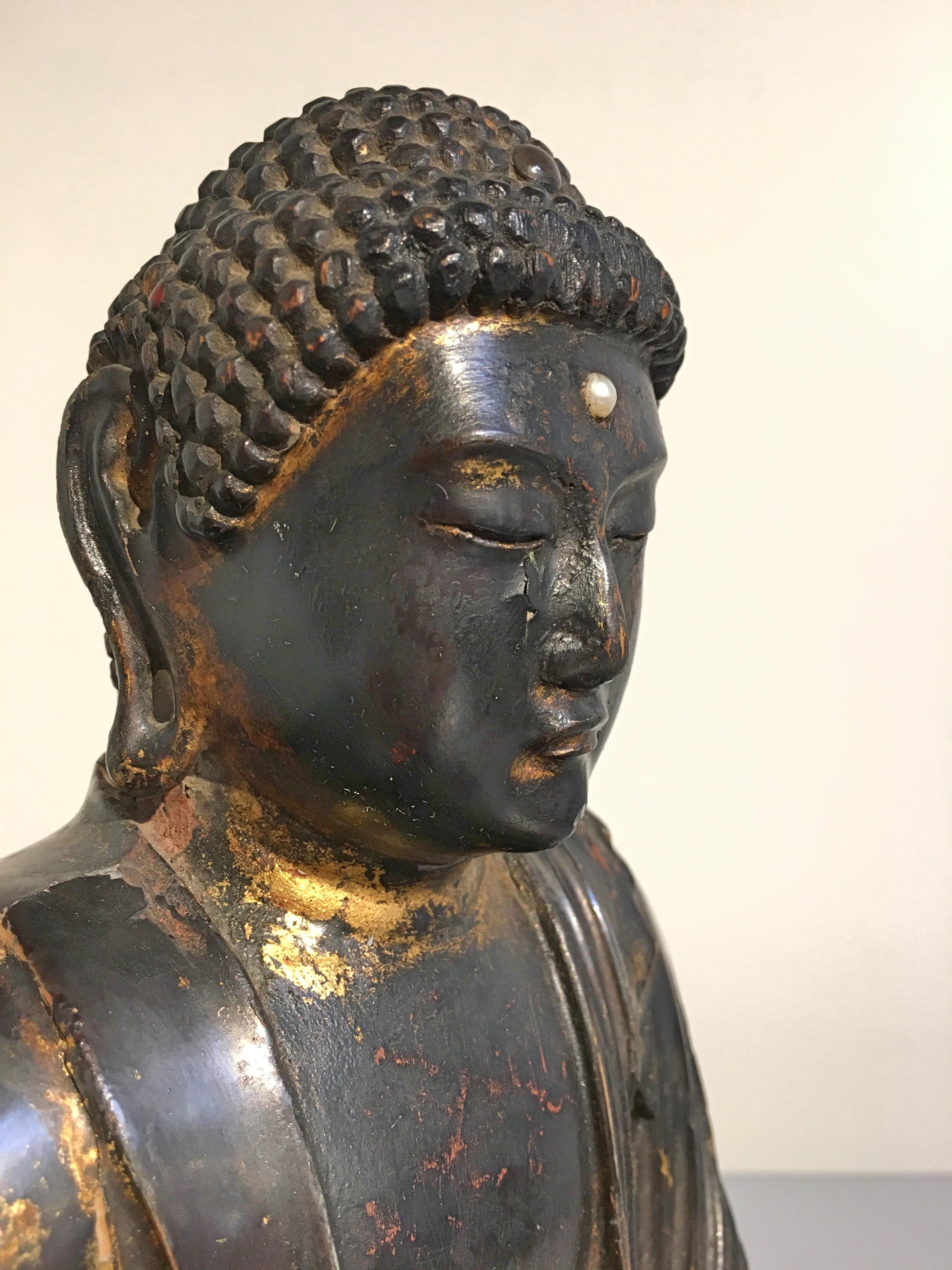 Japanese Edo Period Lacquered Wood Medicine Buddha, Yakushi Nyorai 1
