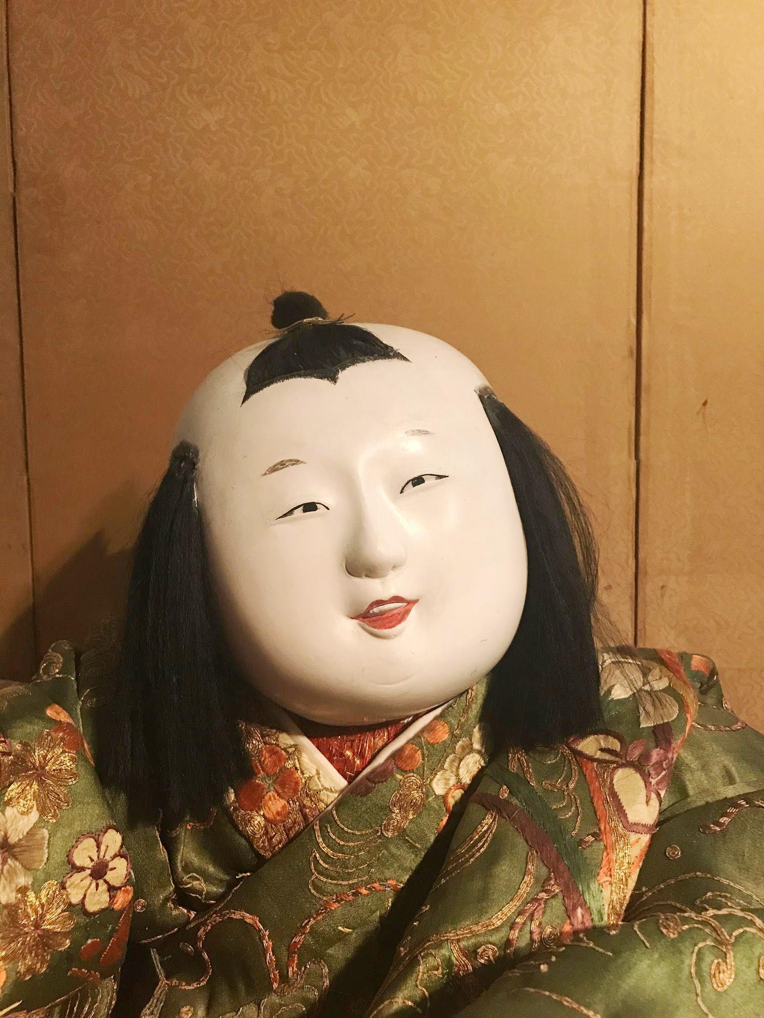 Japanese Late Edo Period Seated Imperial Gosho Ningyo Doll For Sale 3