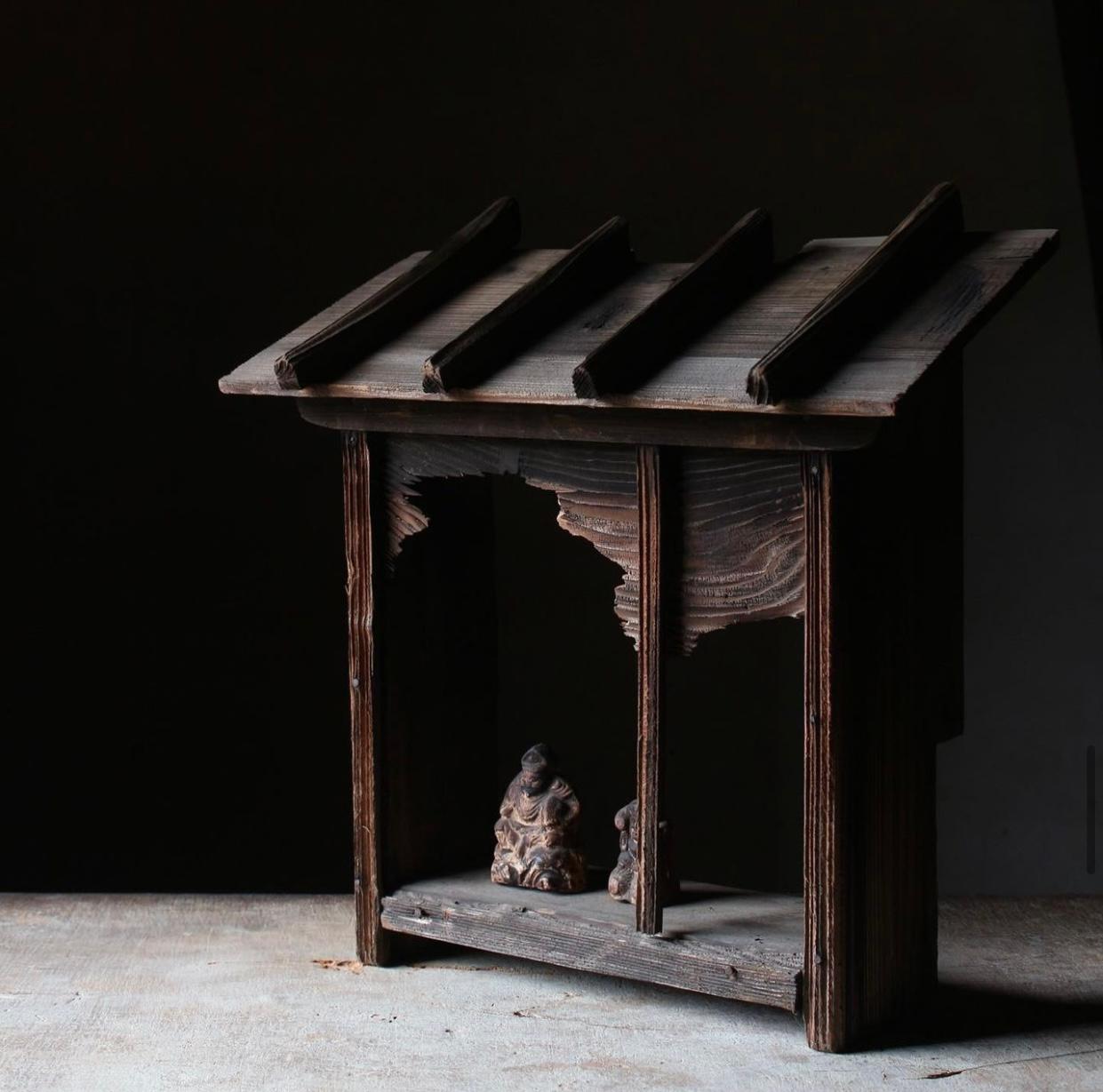 Japanese edo period shrine altar  In Good Condition For Sale In CARLTON, AU