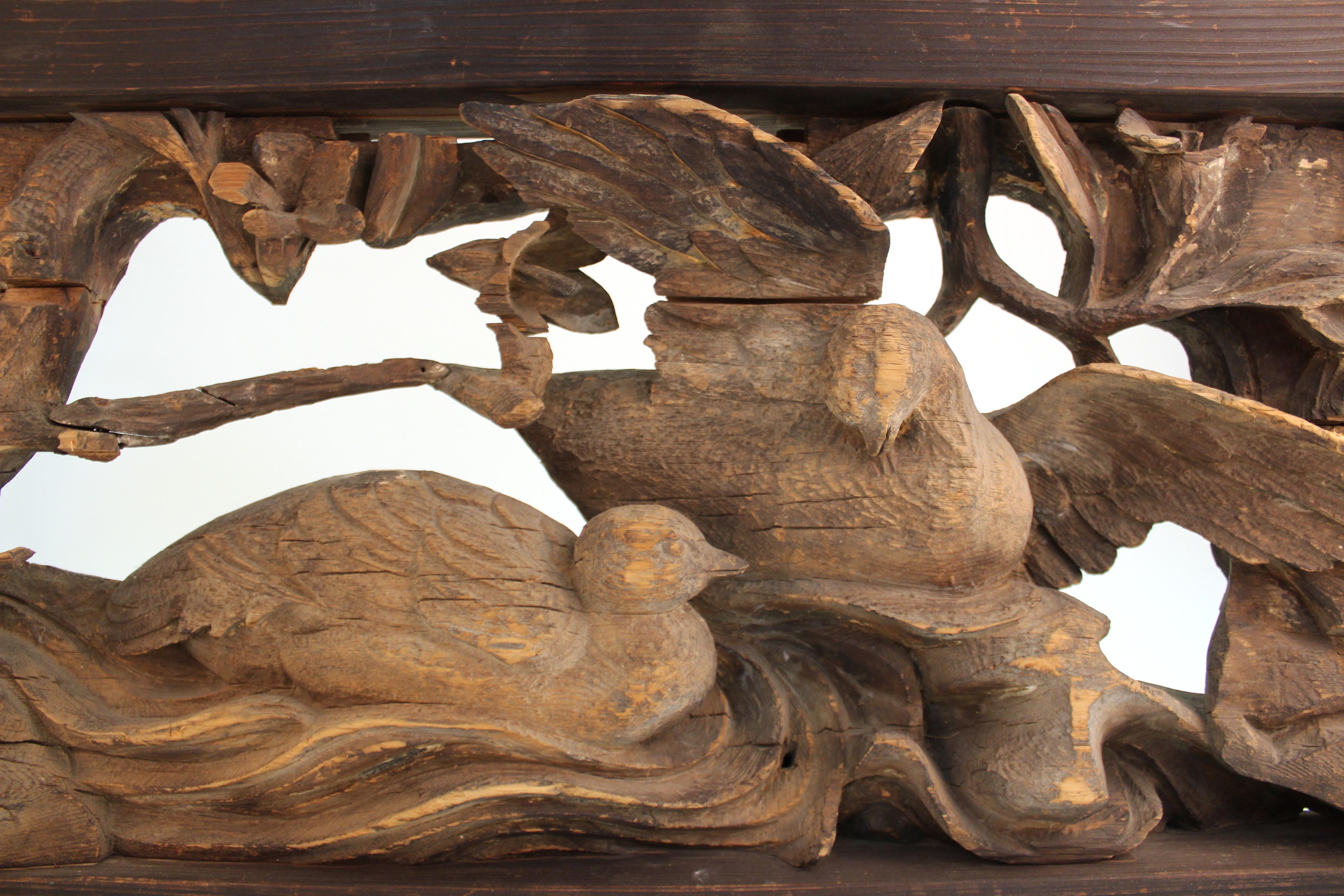 Sculpture de temple japonaise en bois de la période Edo avec colombes 3