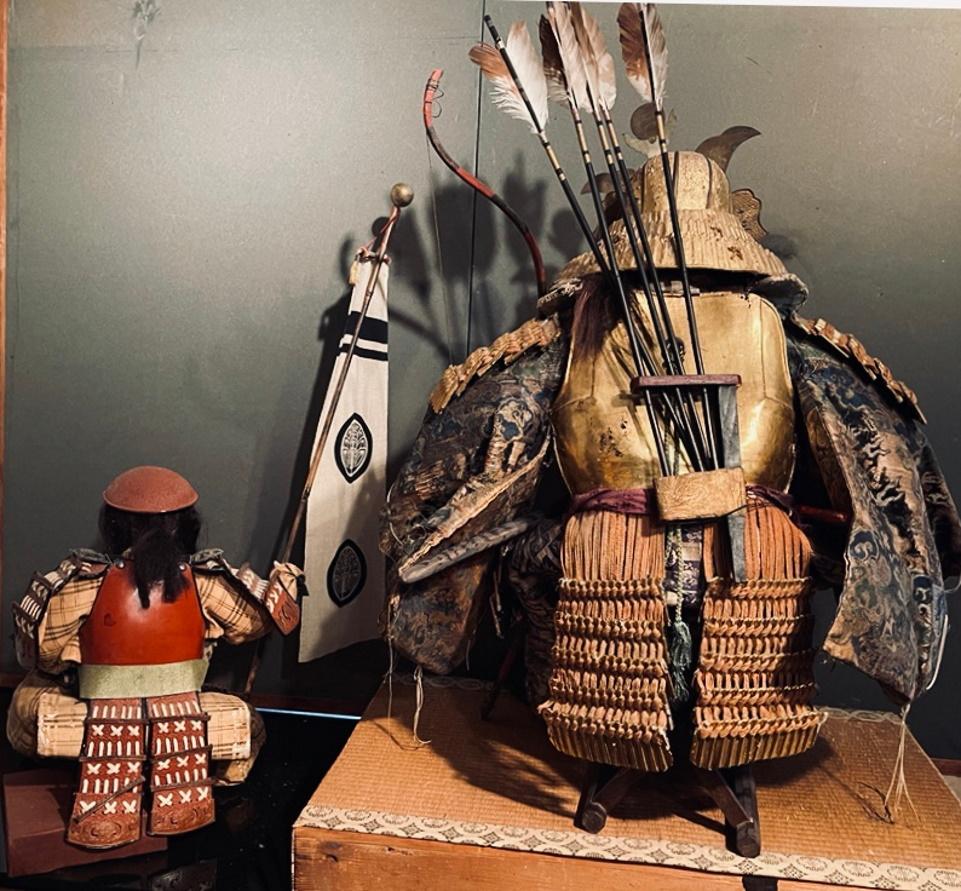 Early 19th Century Japanese Edo Period Yoshitsune and Bannerman Warrior Musha Ningyô, Ca. 1800 For Sale