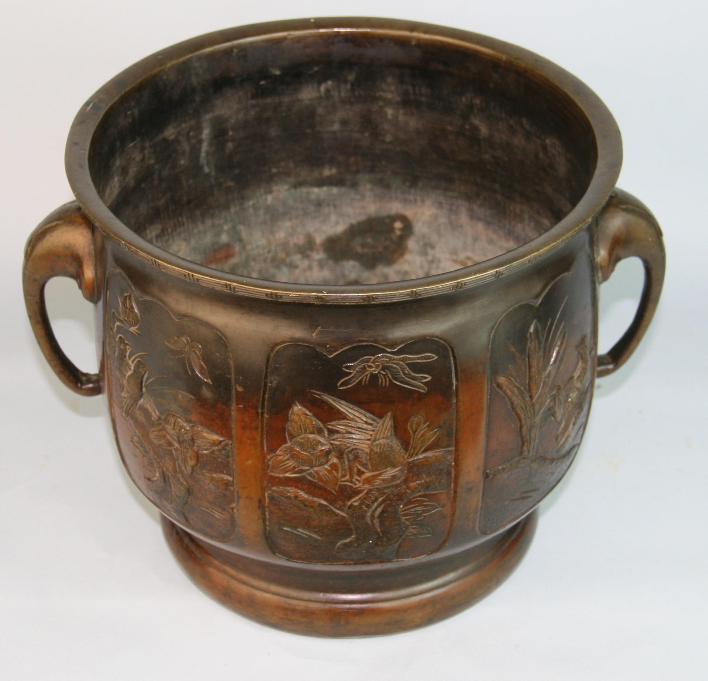 Japanese Embossed Six Panel Bronze Planter /Urn In Good Condition For Sale In Douglas Manor, NY