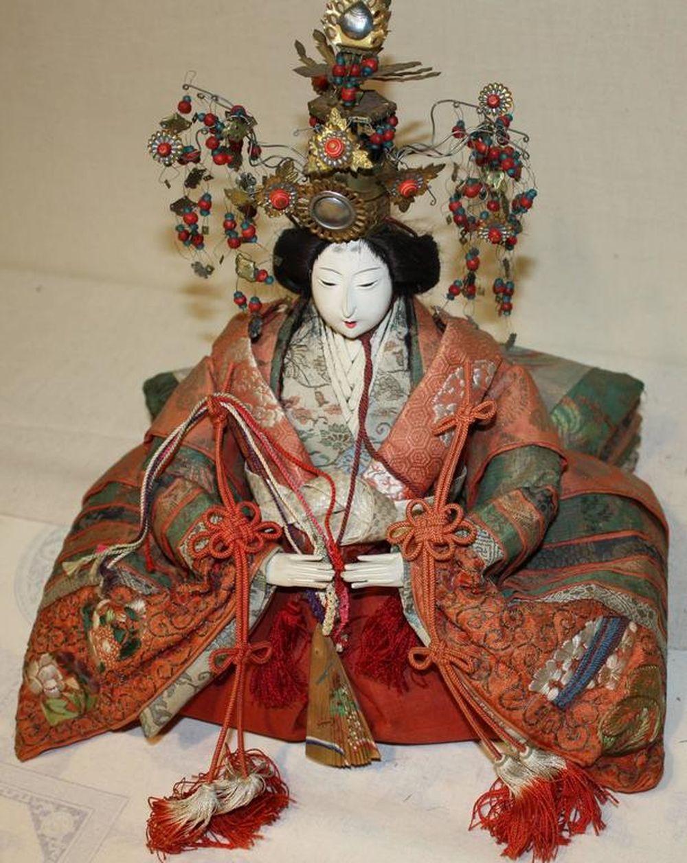 Japanese Emperor and Empress Dolls, Meiji Period 4