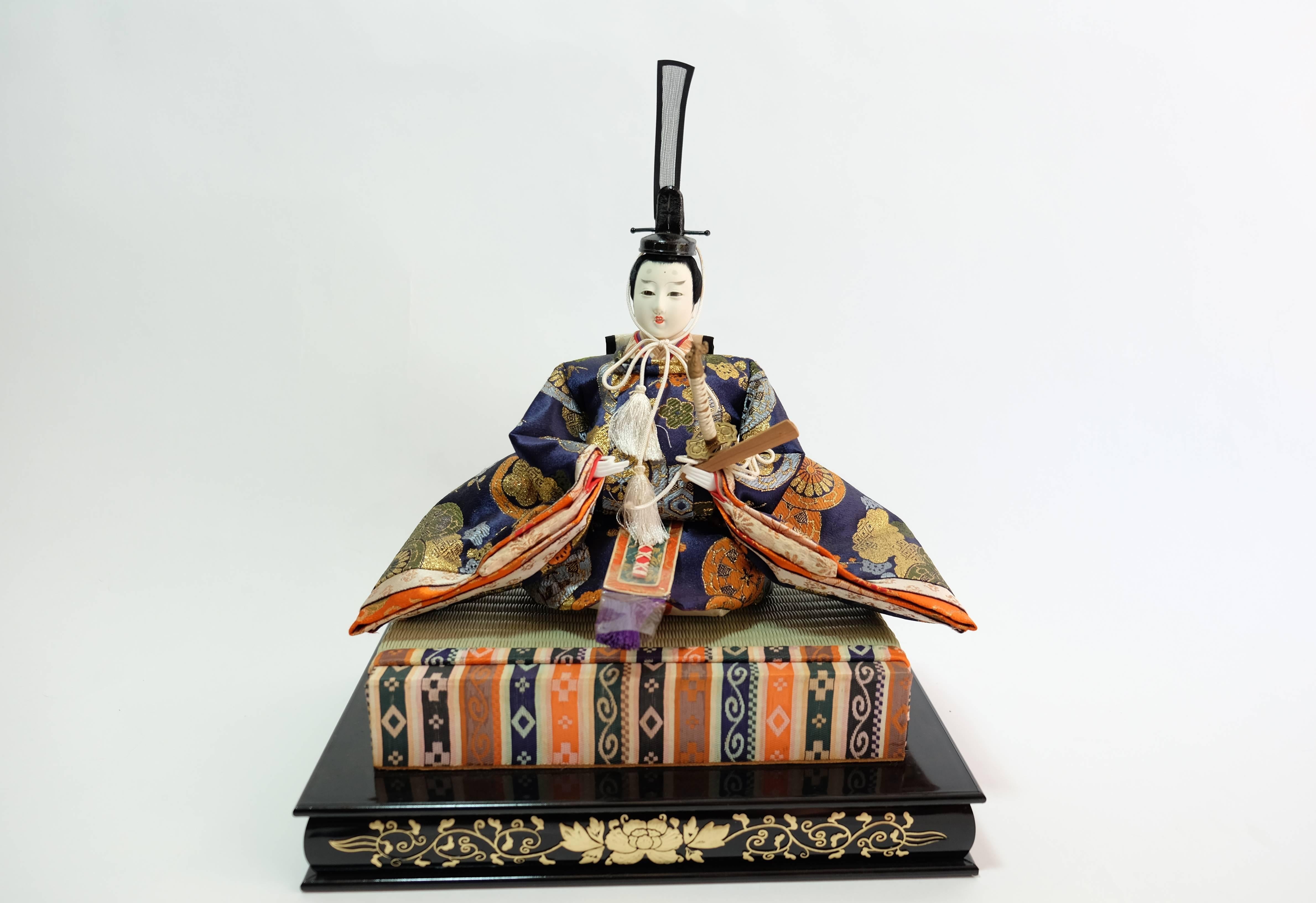 Japanese Emperor and Empress Pair of Dolls for Doll's Festival Hinamatsuri 1950s For Sale 3