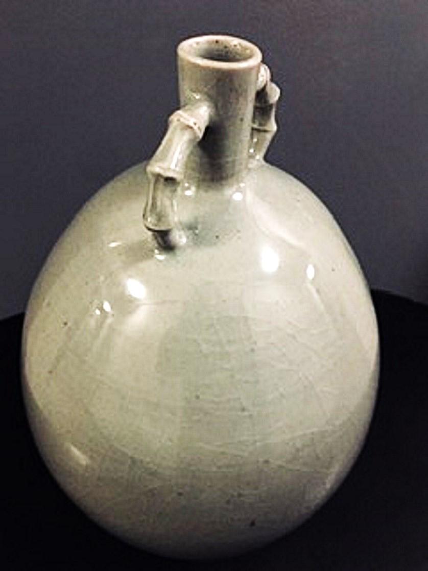 Giapponese Vaso classico a forma ovale del periodo dell'imperatore giapponese Shōwa, circa. 1960 in vendita