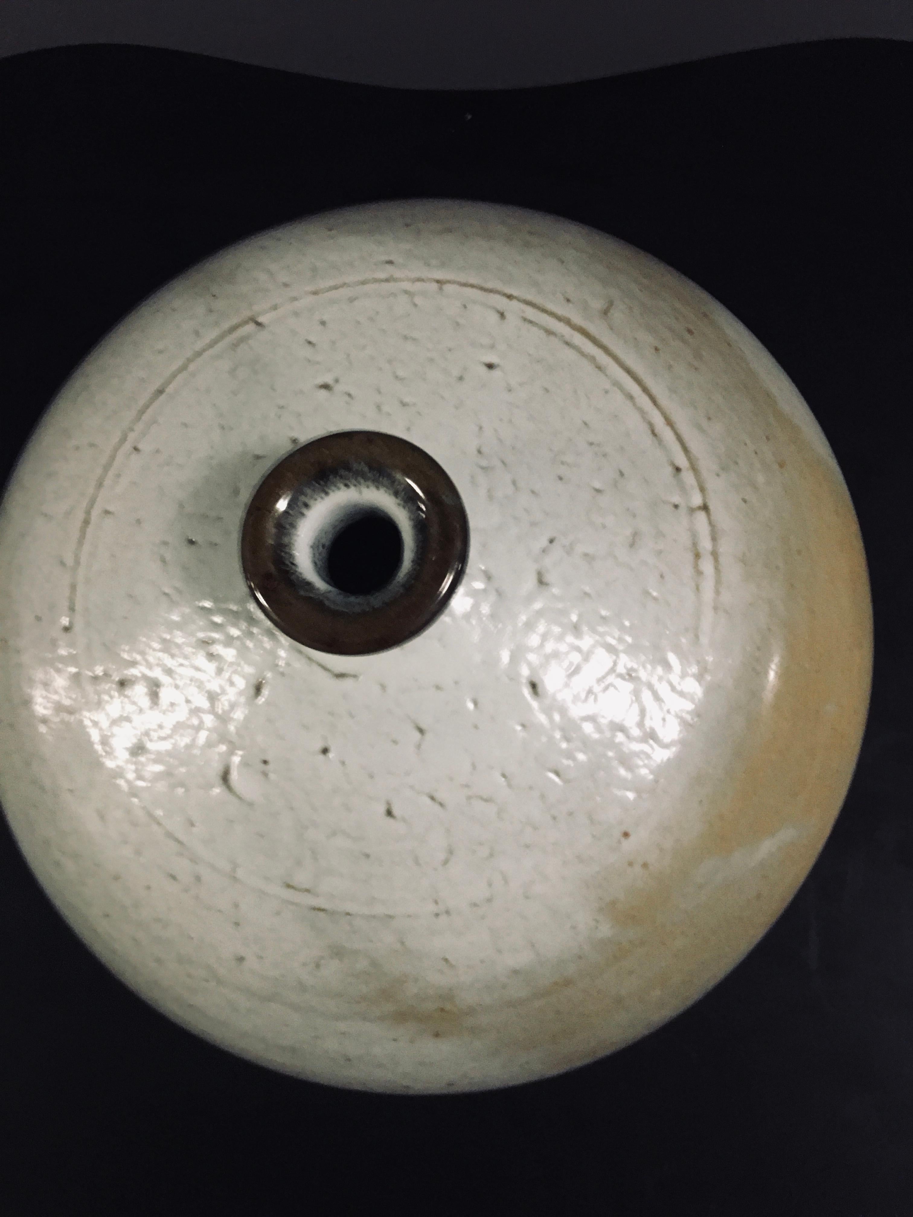 Smaltato Vaso giapponese del periodo Shōwa dell'imperatore Tamba-Ware con smalto testurizzato, circa. 1970 in vendita