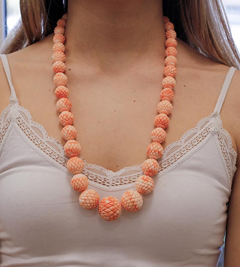 Retro Japanese Engraved Coral, Rose Gold Closure Beaded Necklace For Sale