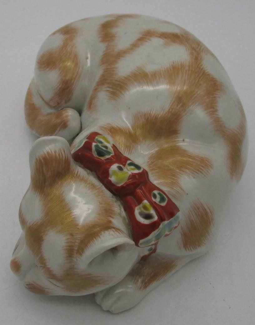 Early 20th Century Japanese Eraly 20th Century Gilded Porcelain Sleeping Cat Sculpture, circa 1920
