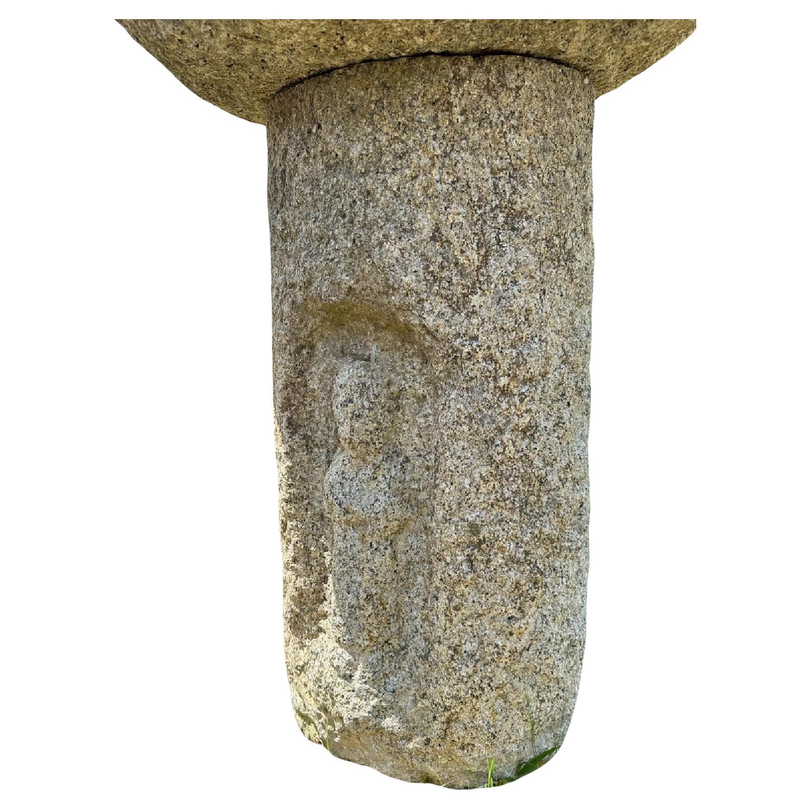 Excepcional Farol Cristiano Japonés Antiguo de Granito y Piedra en Bueno estado para la venta en South Burlington, VT