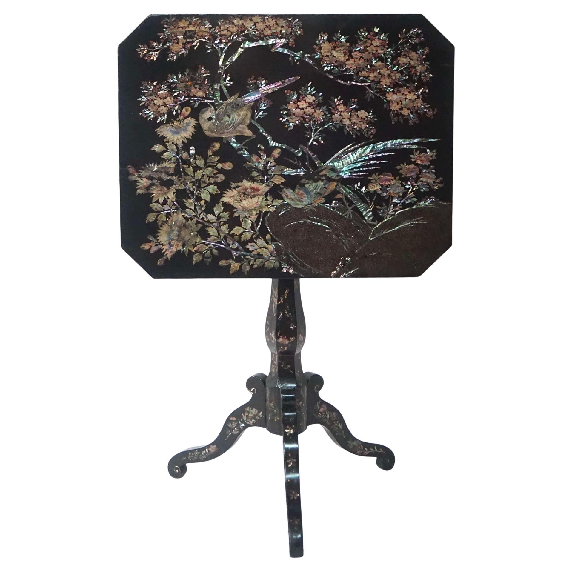 Japanese Export Lacquer and Abalone Inlaid Tilt-Top Stand, Nagasaki, circa 1840