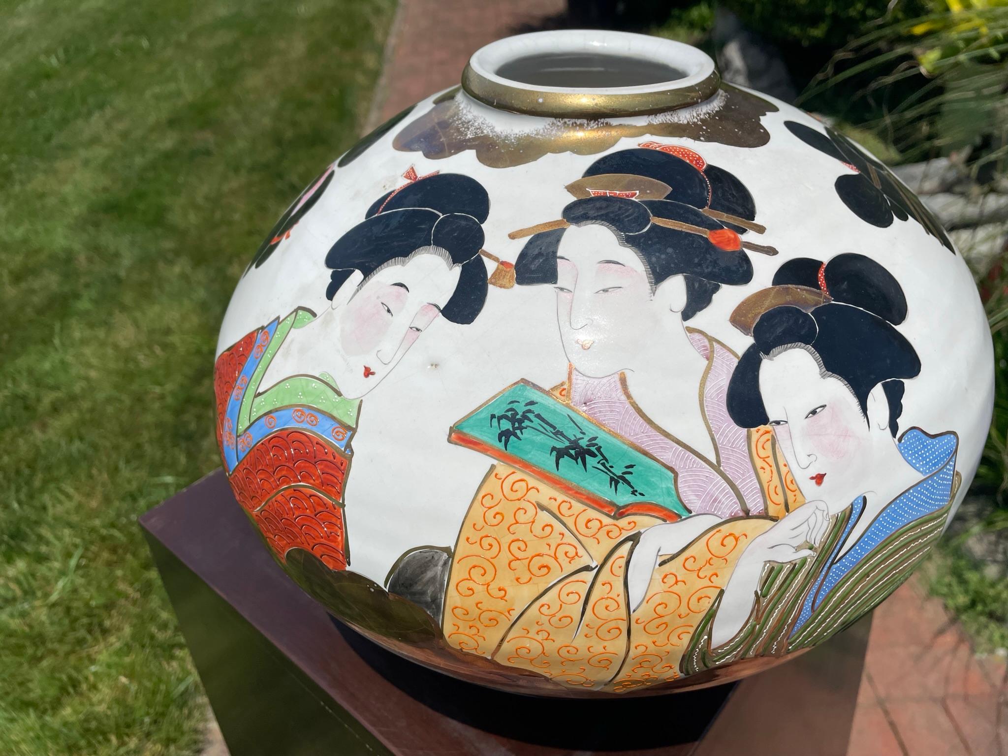 Japanese Extraordinary Geisha Kimono Ladies Hand Painted Vase  1