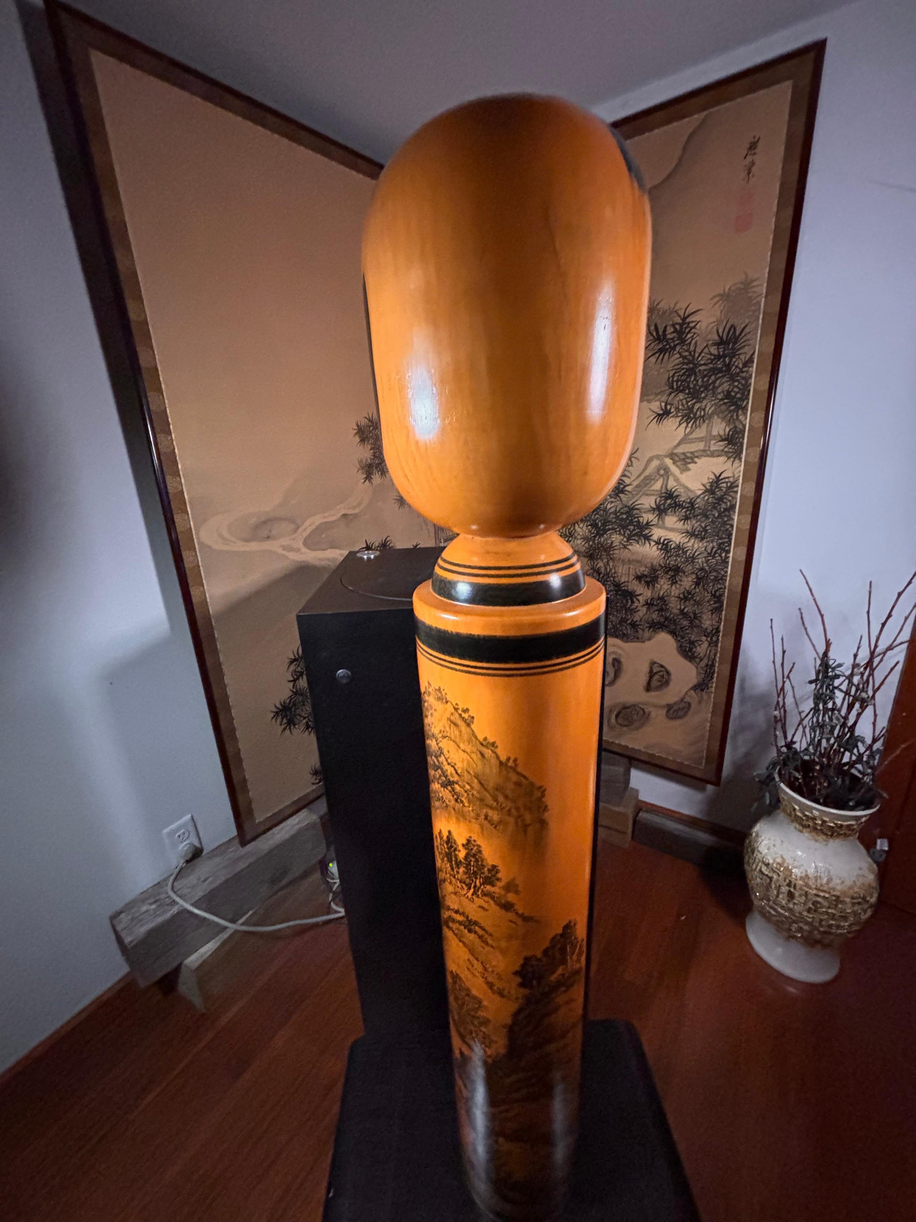 Japanische außergewöhnliche hohe 44 Zoll Kokeshi-Puppe, signiert im Angebot 5
